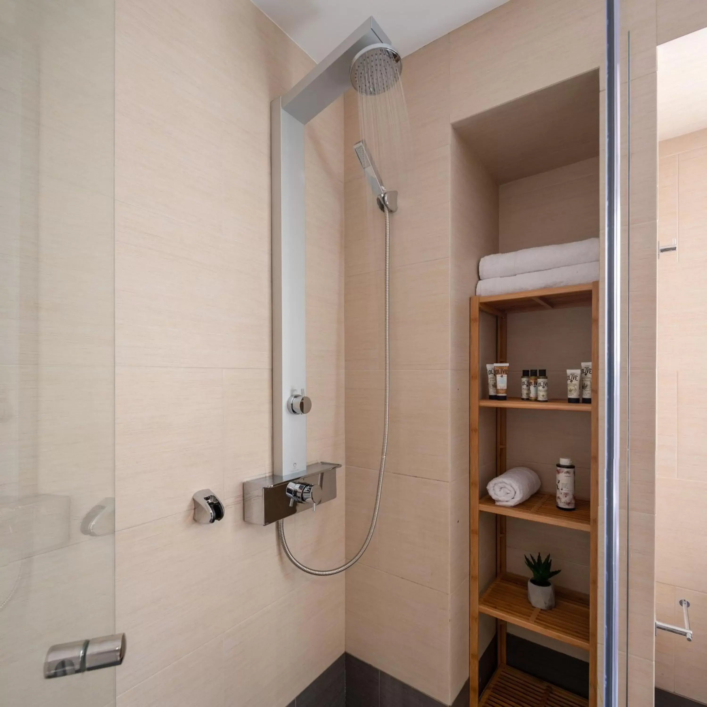 Shower, Bathroom in 12 Keys Athens Apartments