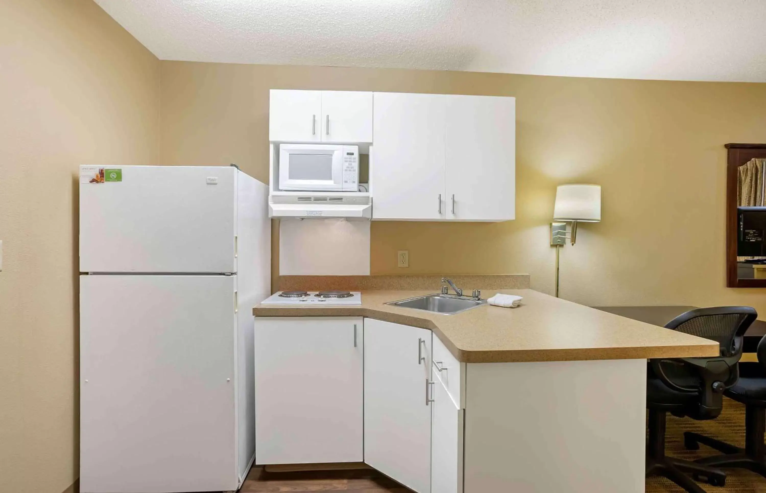 Bedroom in Extended Stay America Select Suites - Springfield - South Bedroom in Extended Stay America Select Suites - Springfield - South