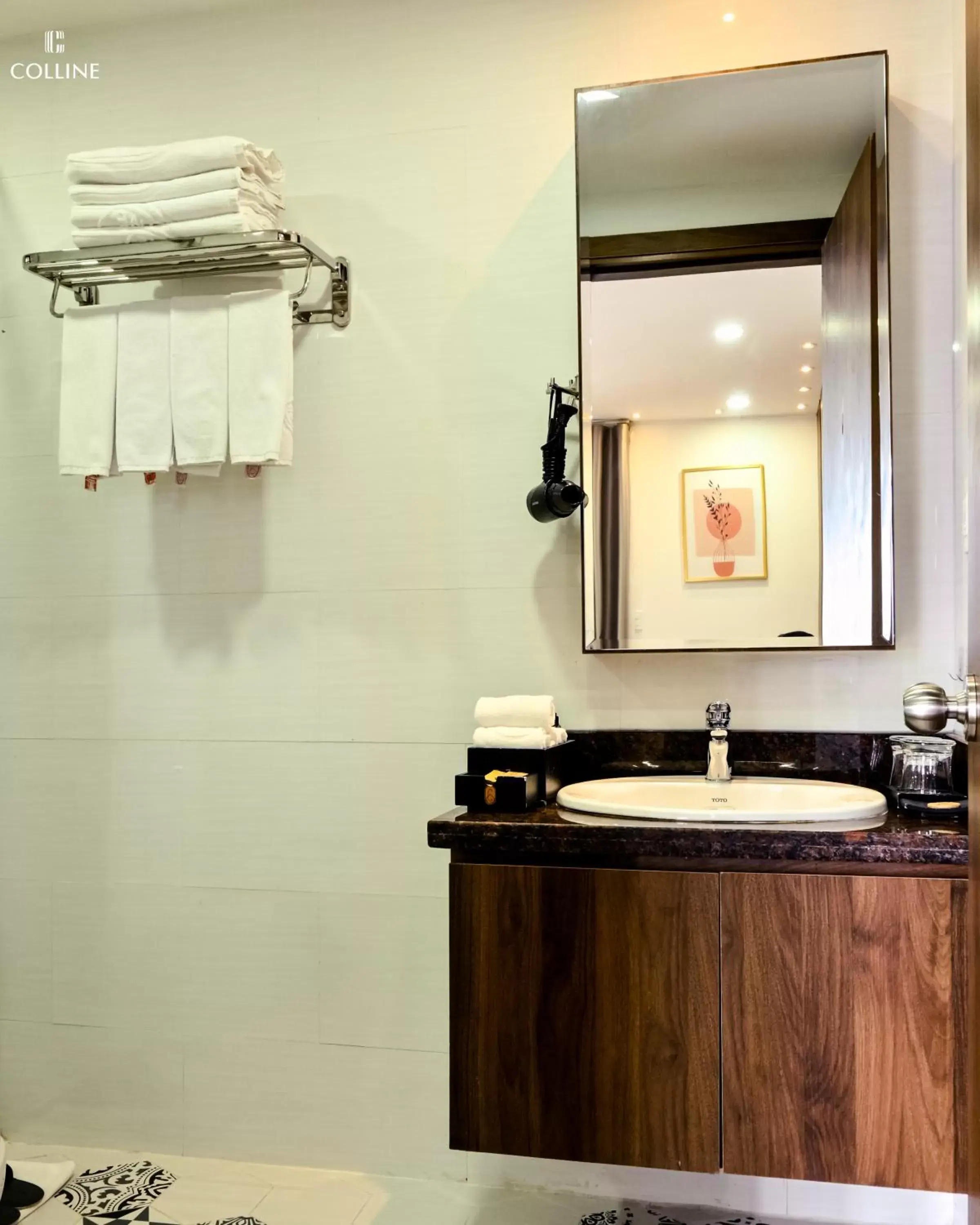 Bathroom in Hôtel Colline