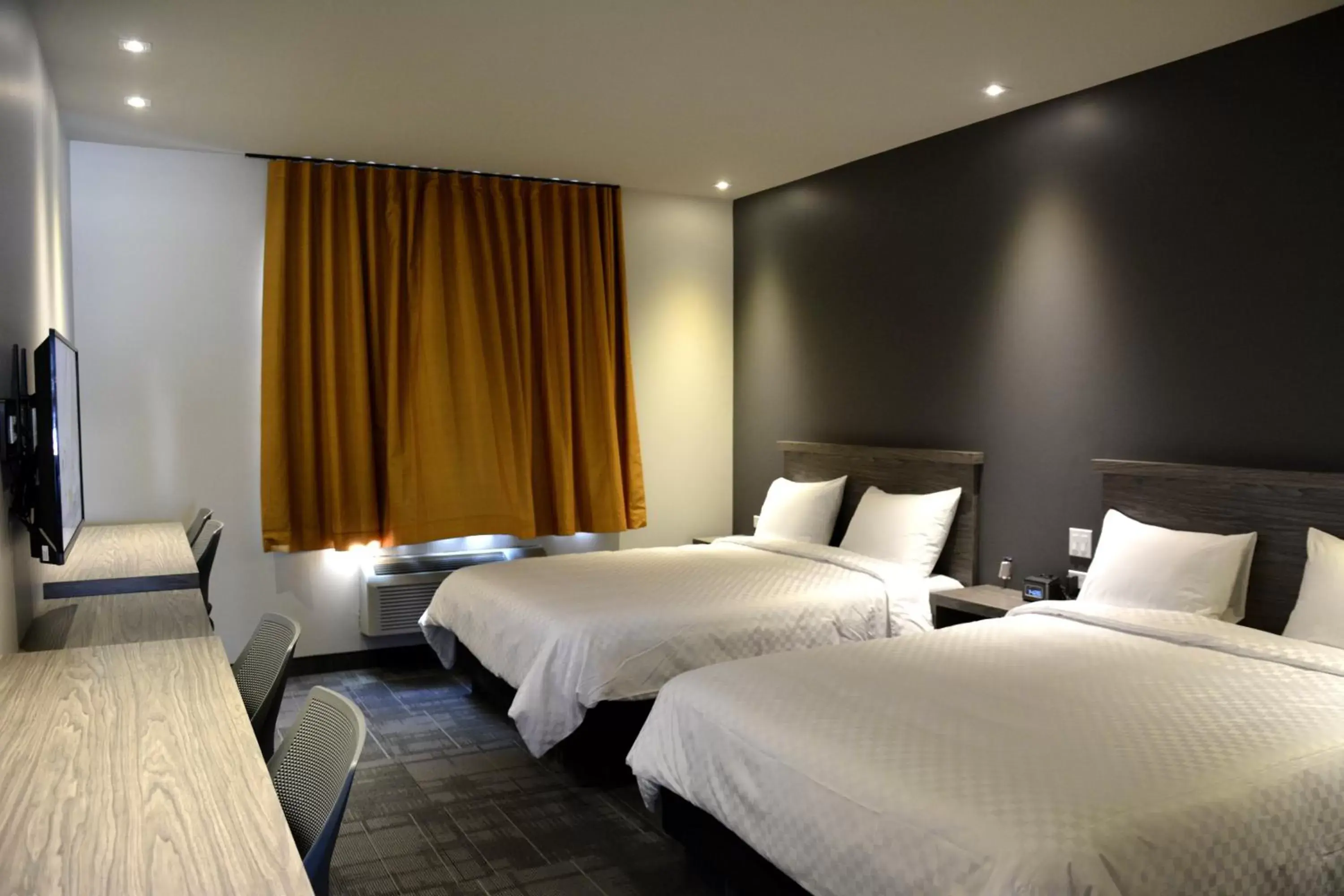 Bed in Hôtel Ô Laval Bed in Hôtel Ô Laval