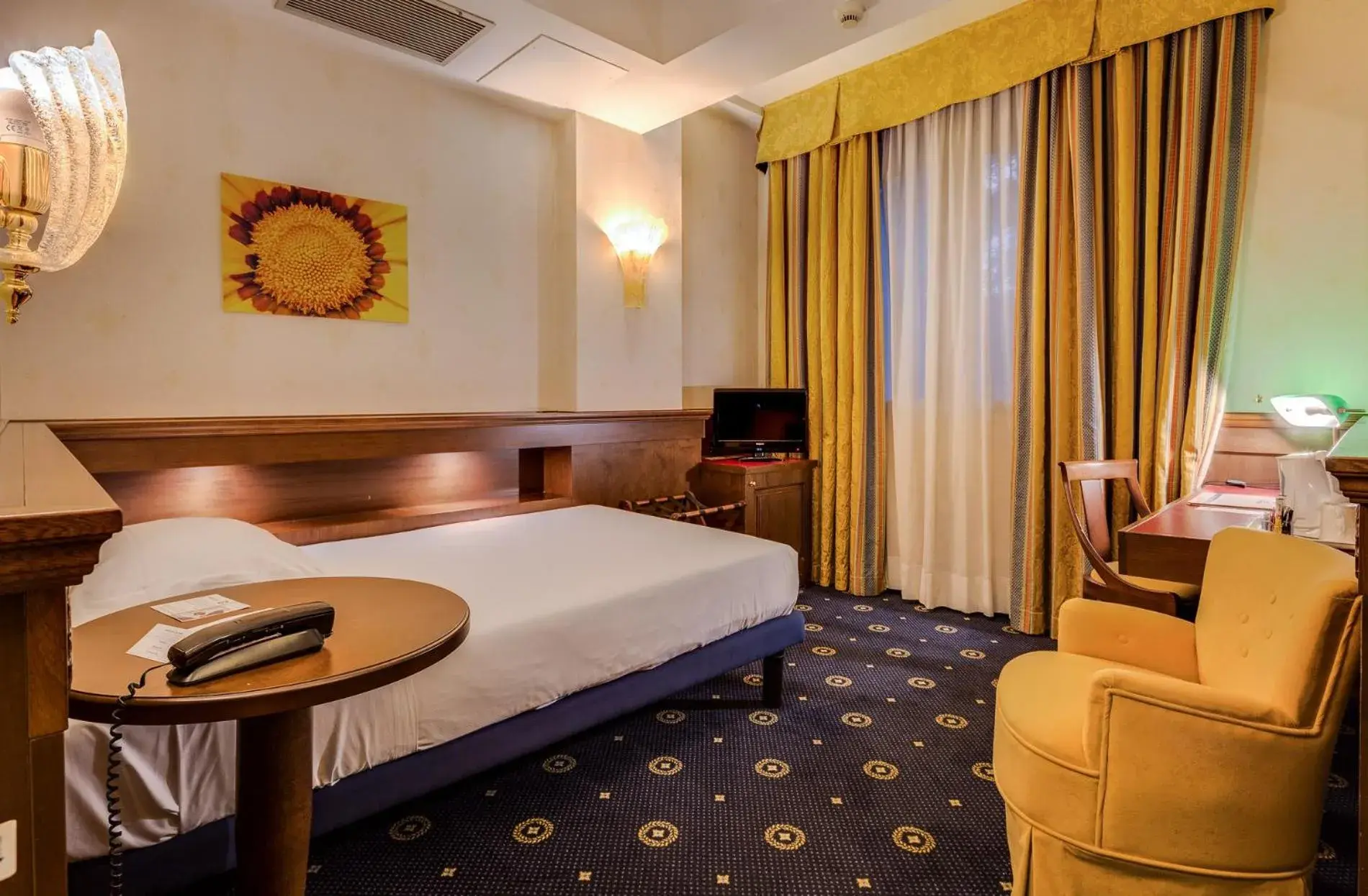 Bedroom, Bed in Best Western City Hotel