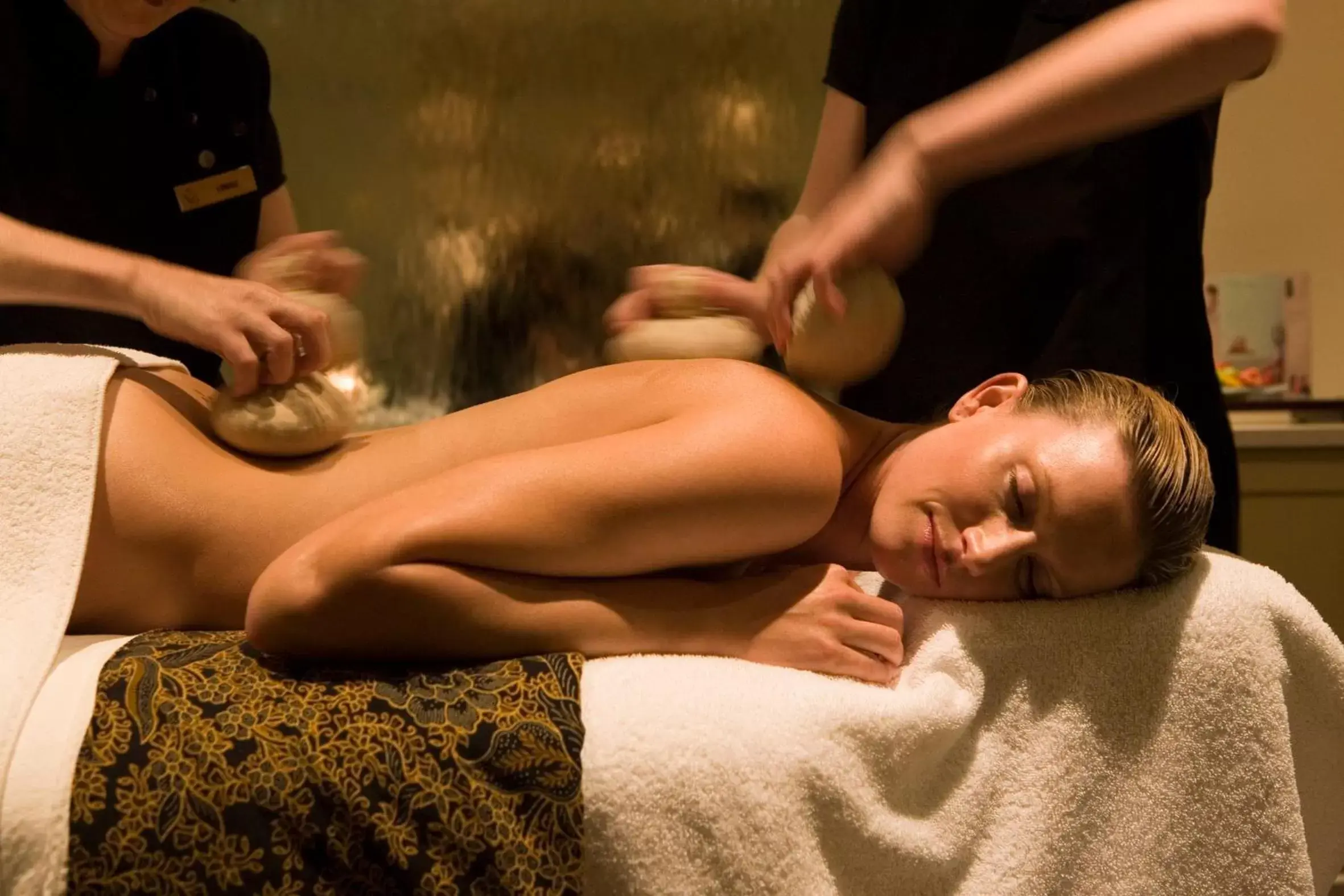 Massage in Echoes Boutique Hotel & Restaurant Blue Mountains