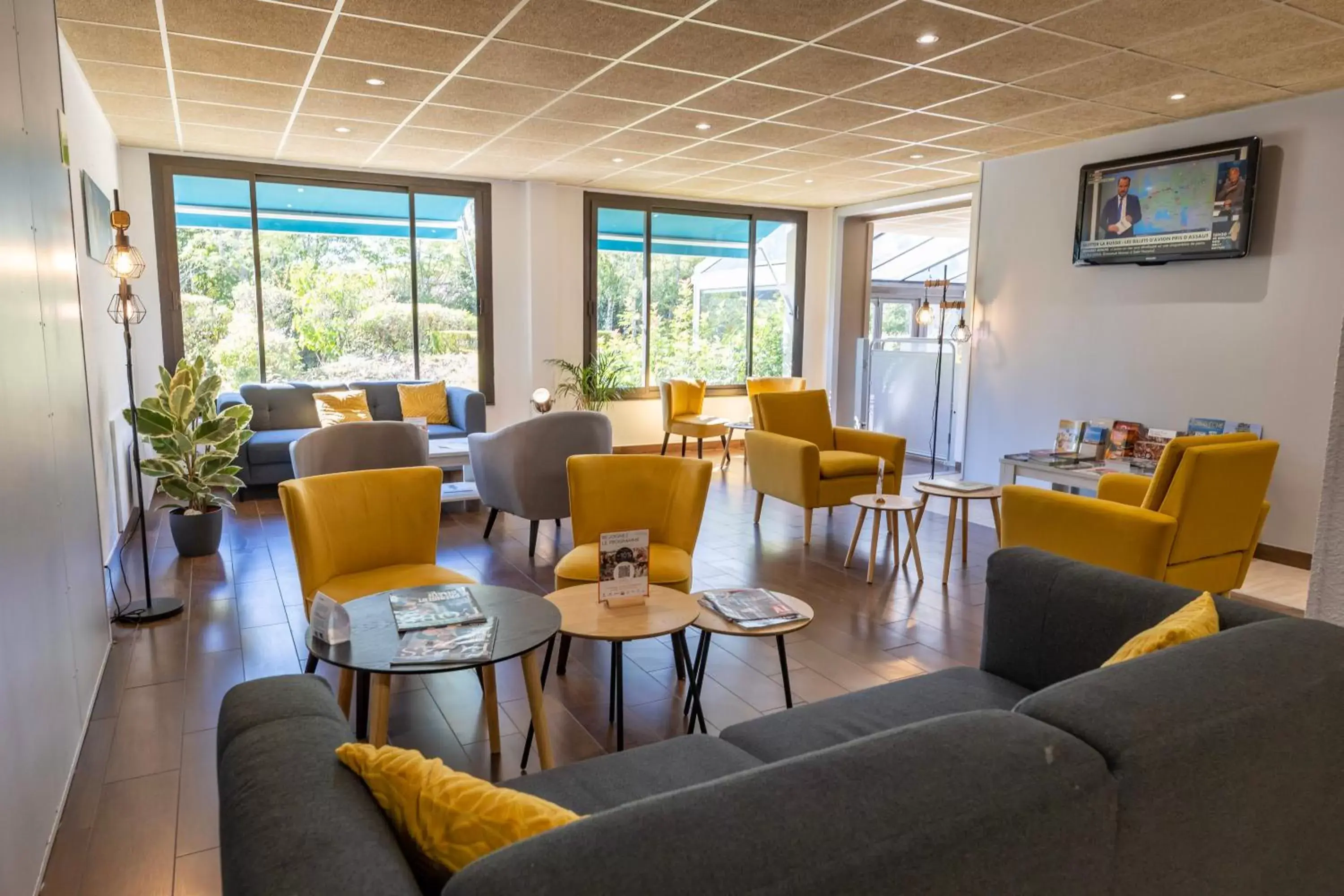 Lounge or bar, Lounge/Bar in Kyriad Blois Sud