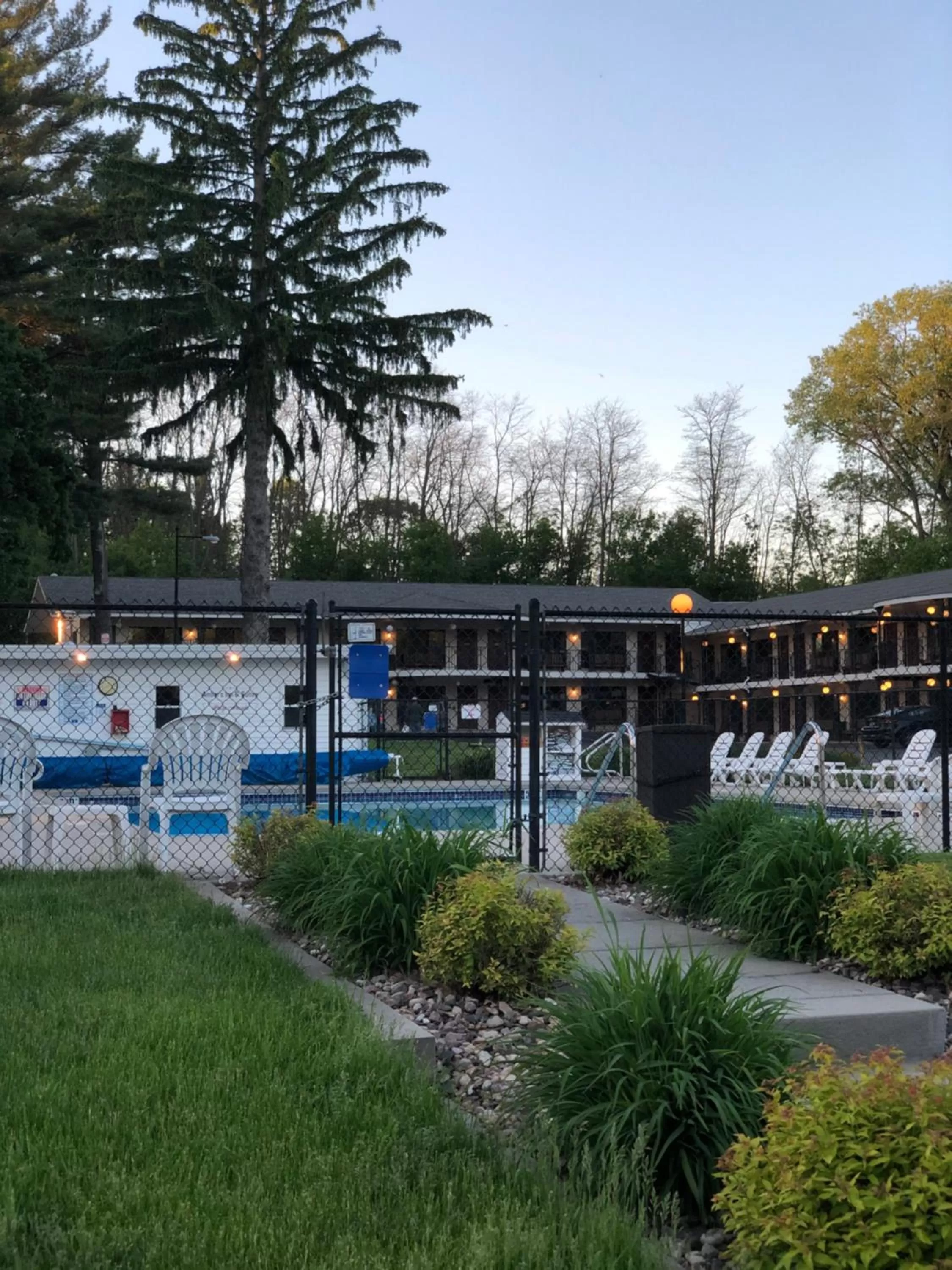 Property building in Amber's Inn and Suites