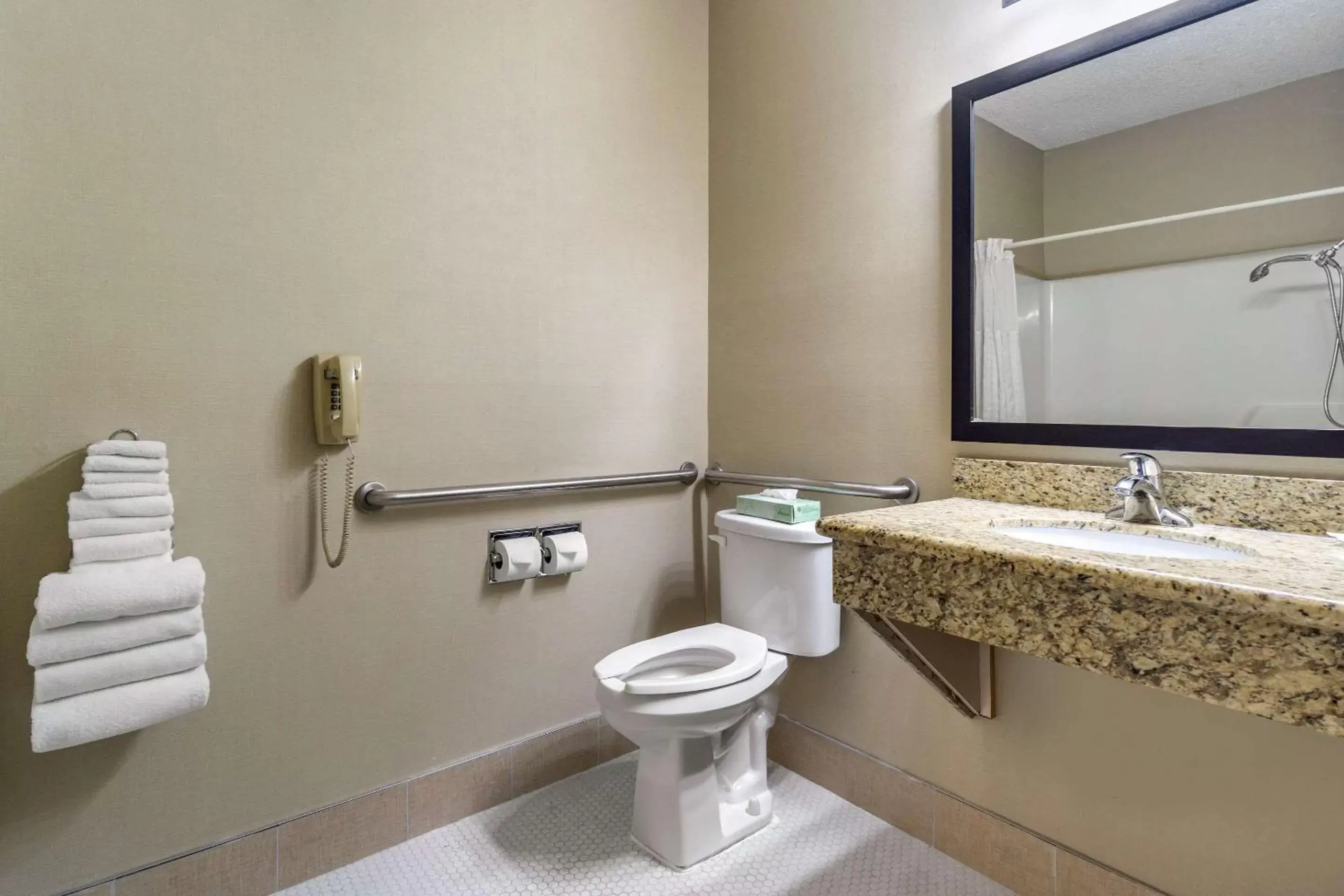 Bathroom in Comfort Inn & Suites Bothell – Seattle North