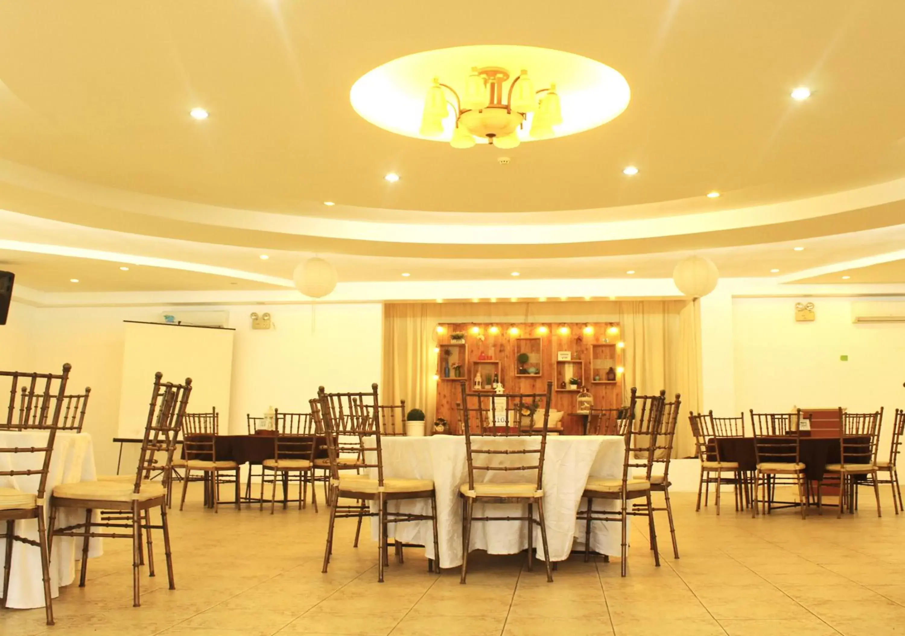 Banquet/Function facilities, Restaurant/Places to Eat in Altaroca Mountain Resort Antipolo