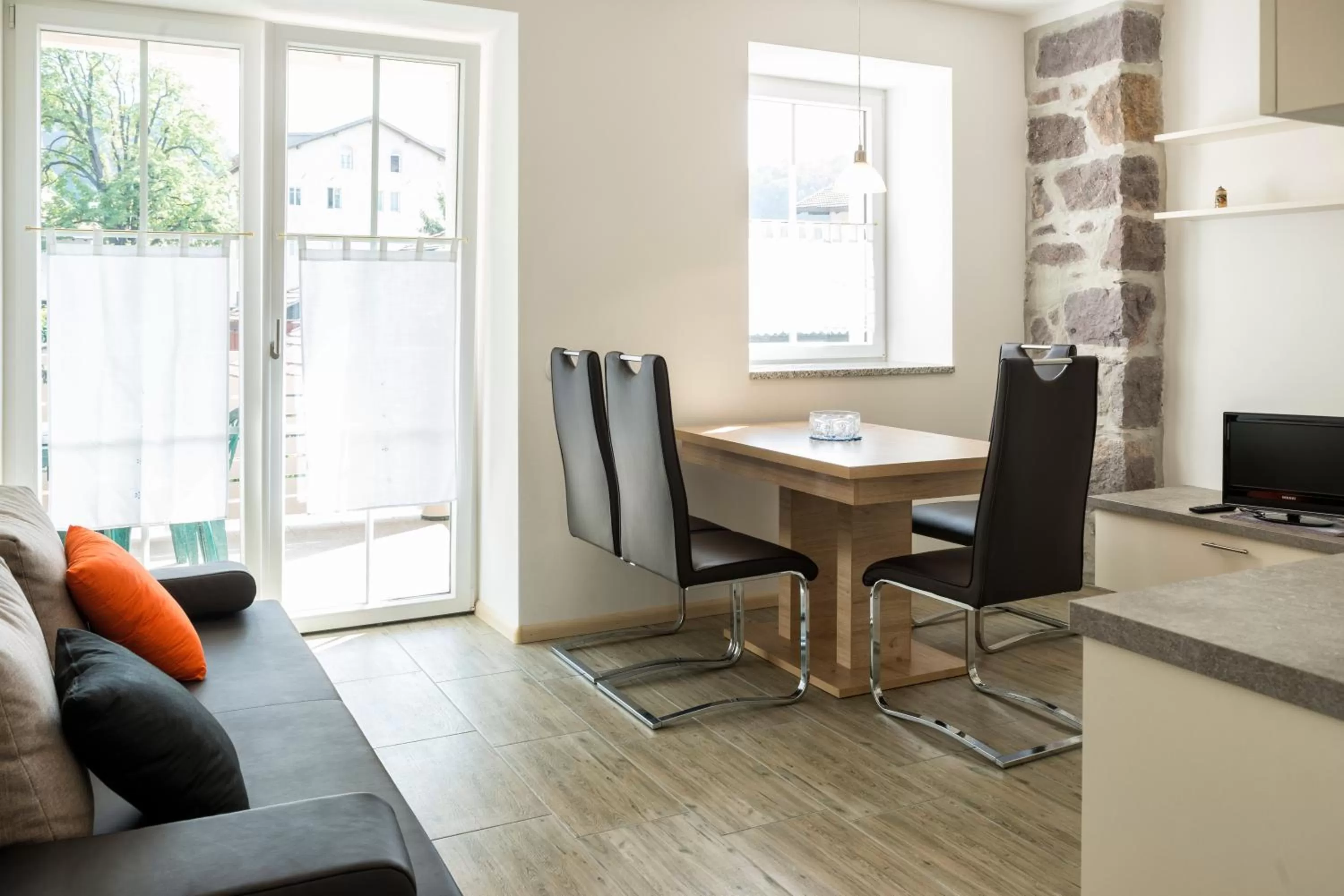 Day, Dining Area in Apartment Residence Veronika