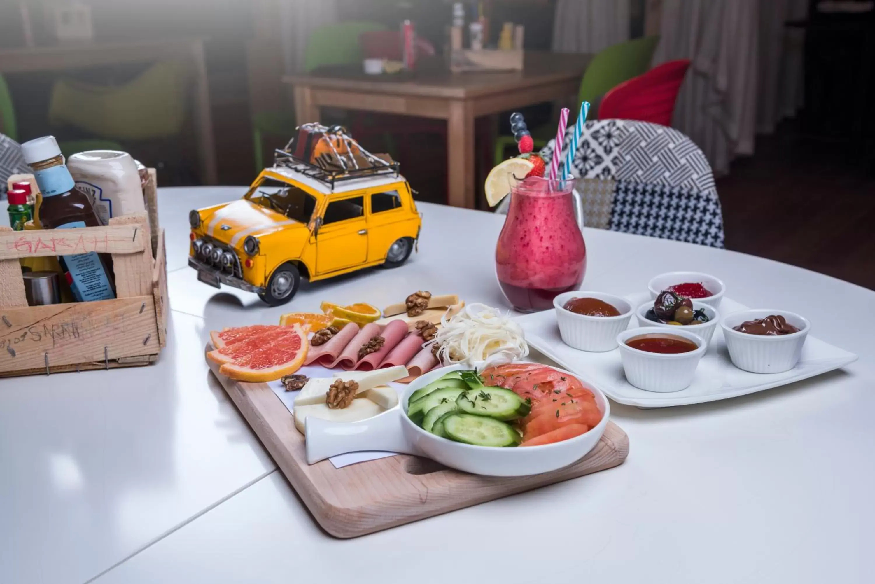 Food and drinks in Mira Trio Hotel - Riyadh - Tahlia Street