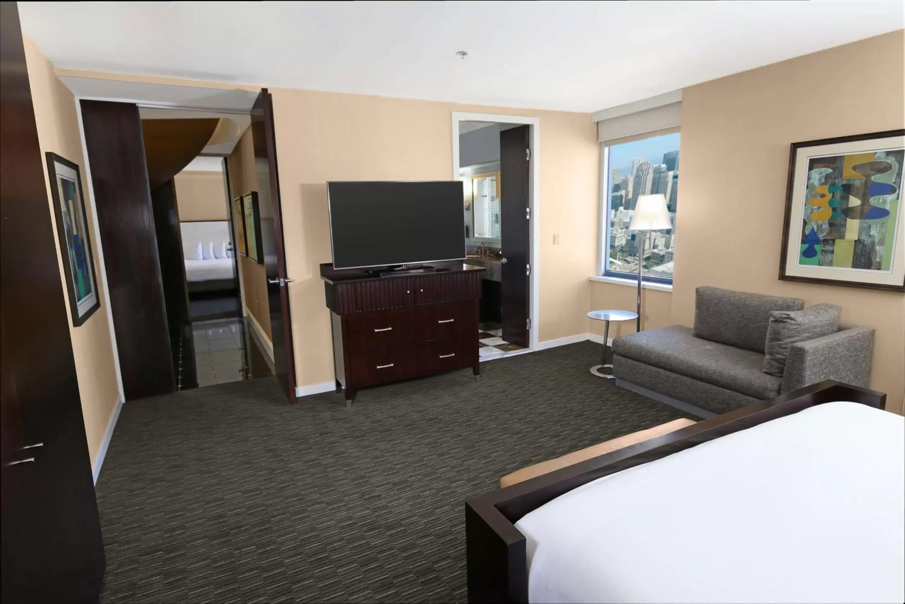 Bed, TV/Entertainment Center in Hilton San Francisco Union Square