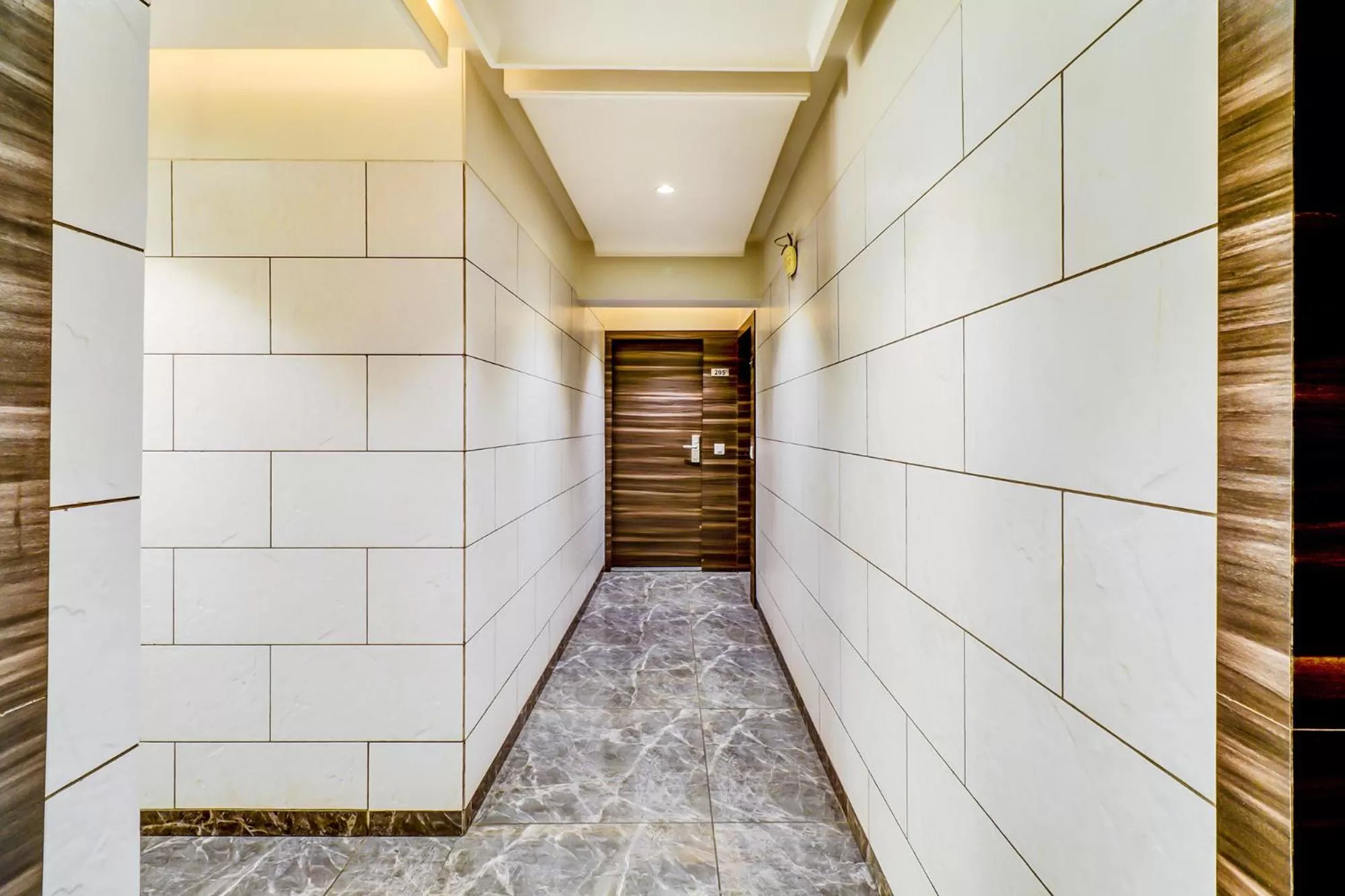 Lobby or reception, Bathroom in FabHotel Palliate Ellisbridge