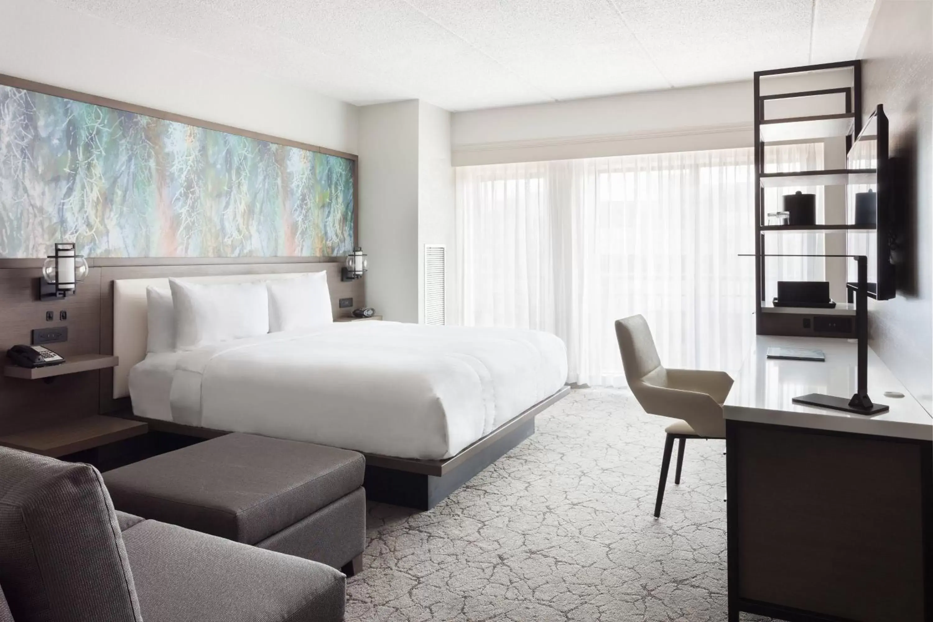 King Room with Adapted Tub - Mobility Accessible in Marriott Savannah Riverfront King Room with Adapted Tub - Mobility Accessible in Marriott Savannah Riverfront