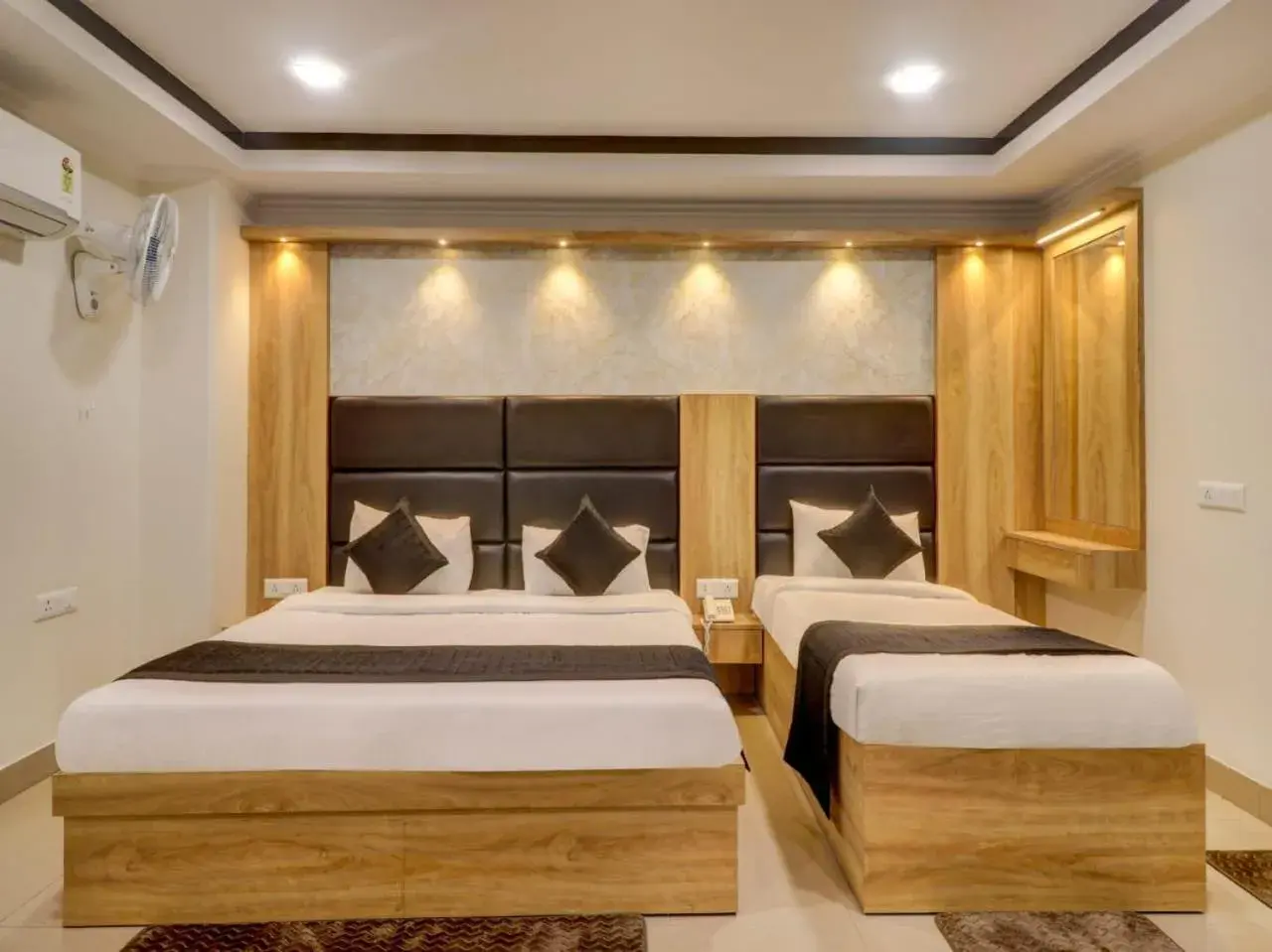 Photo of the whole room, Bed in Hotel Dakha International