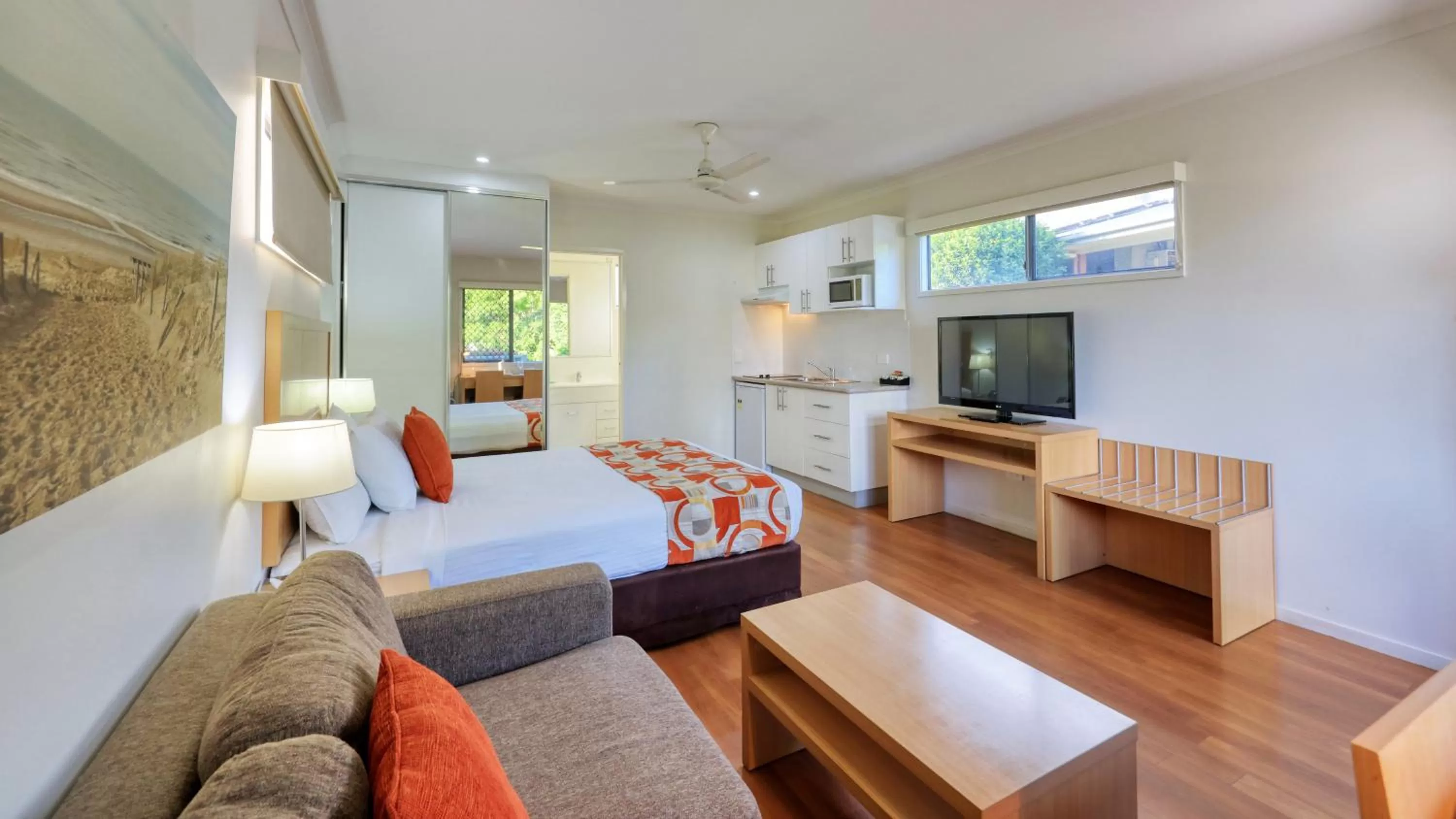 Bed in Chinchilla Motor Inn