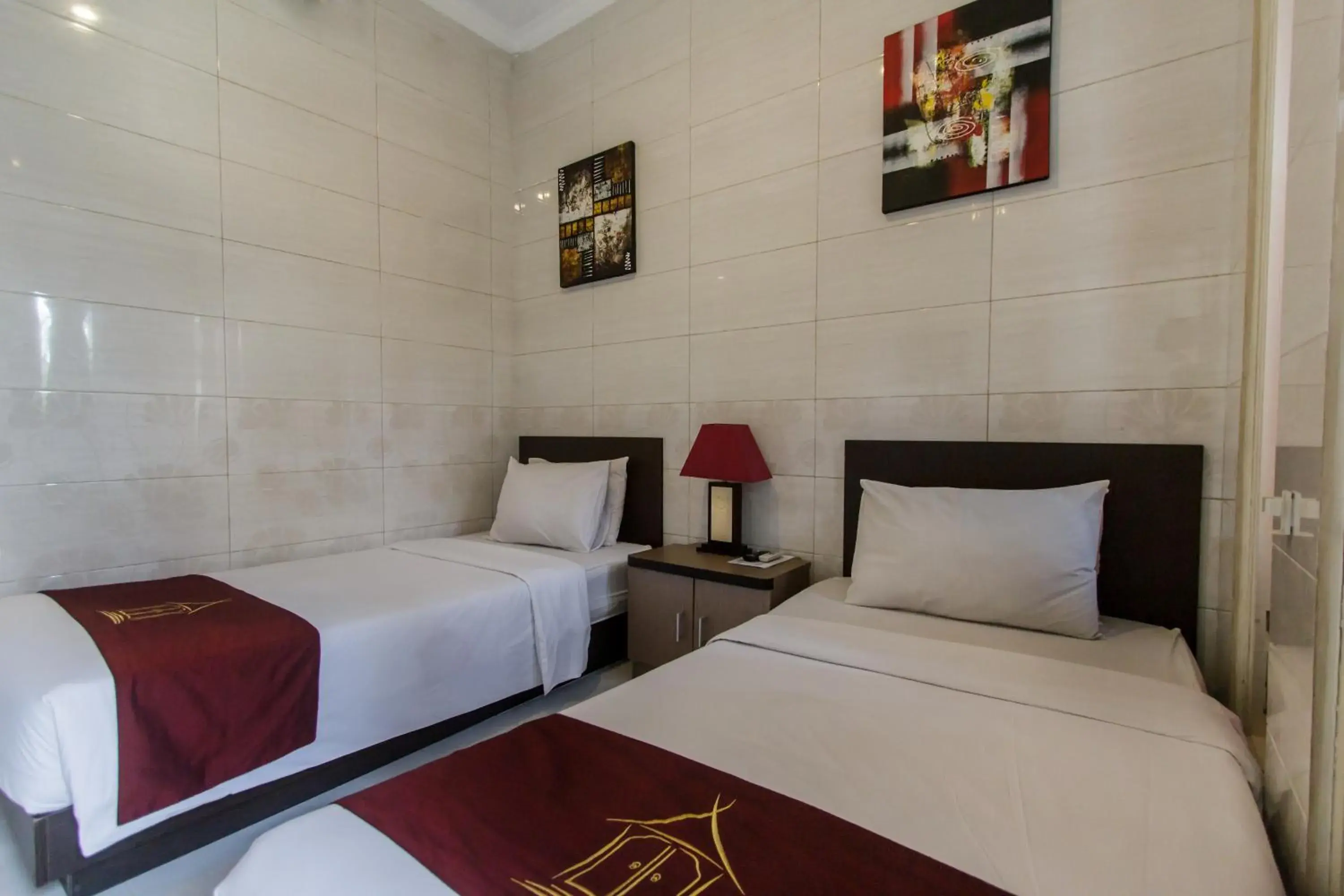 Bedroom, Bed in Angkul Angkul Beach inn Kuta