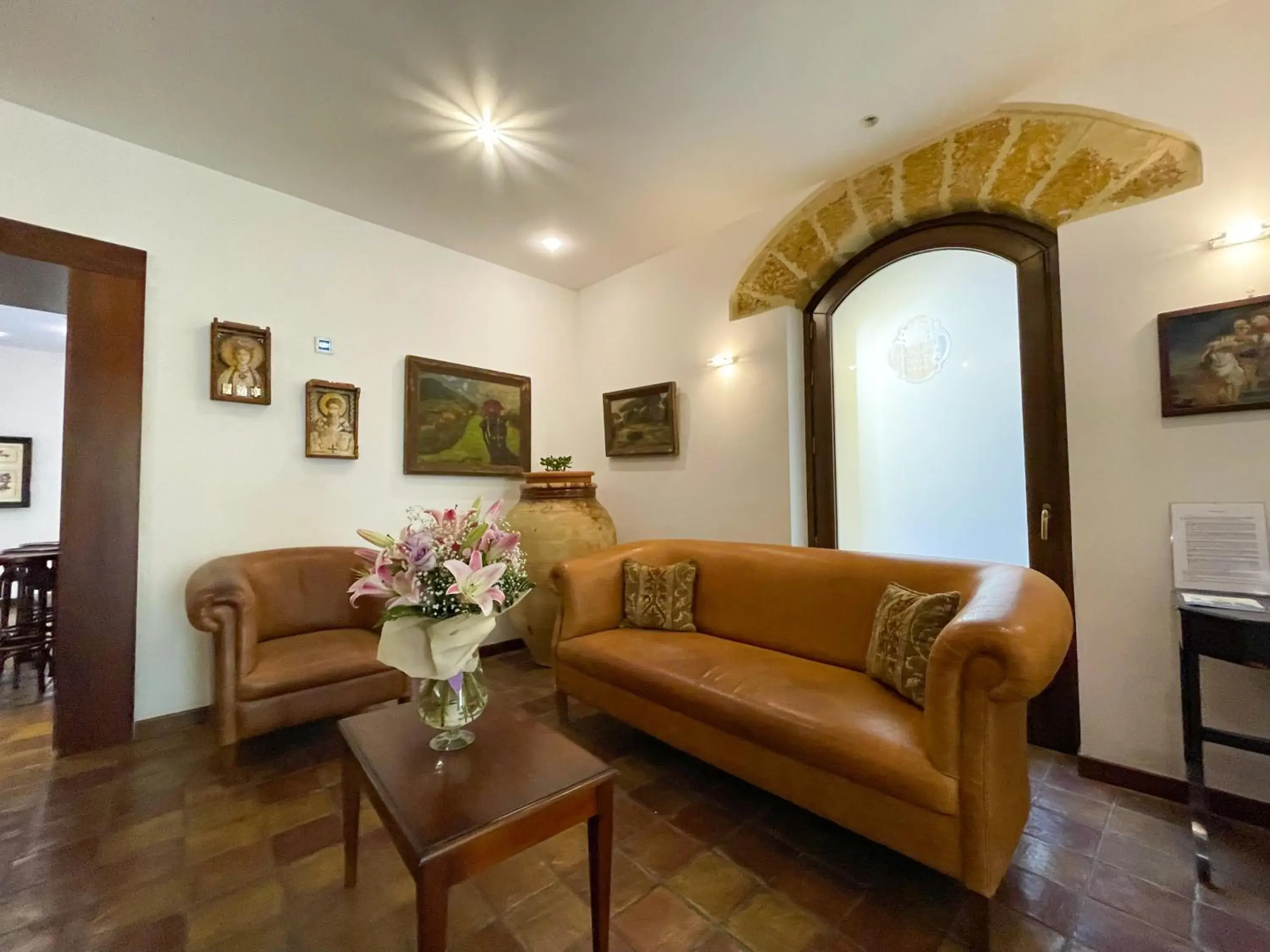 Communal lounge/ TV room, Seating Area in Hotel La Plumeria