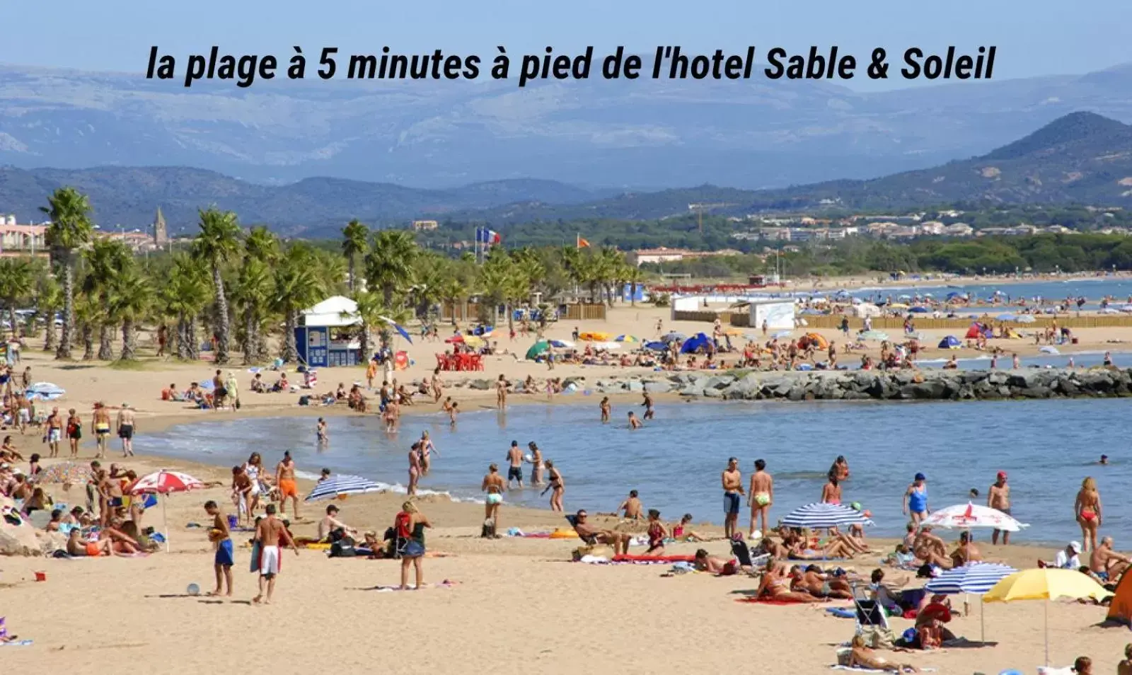 Beach in Hotel Sable Et Soleil - Port, Plage et spa
