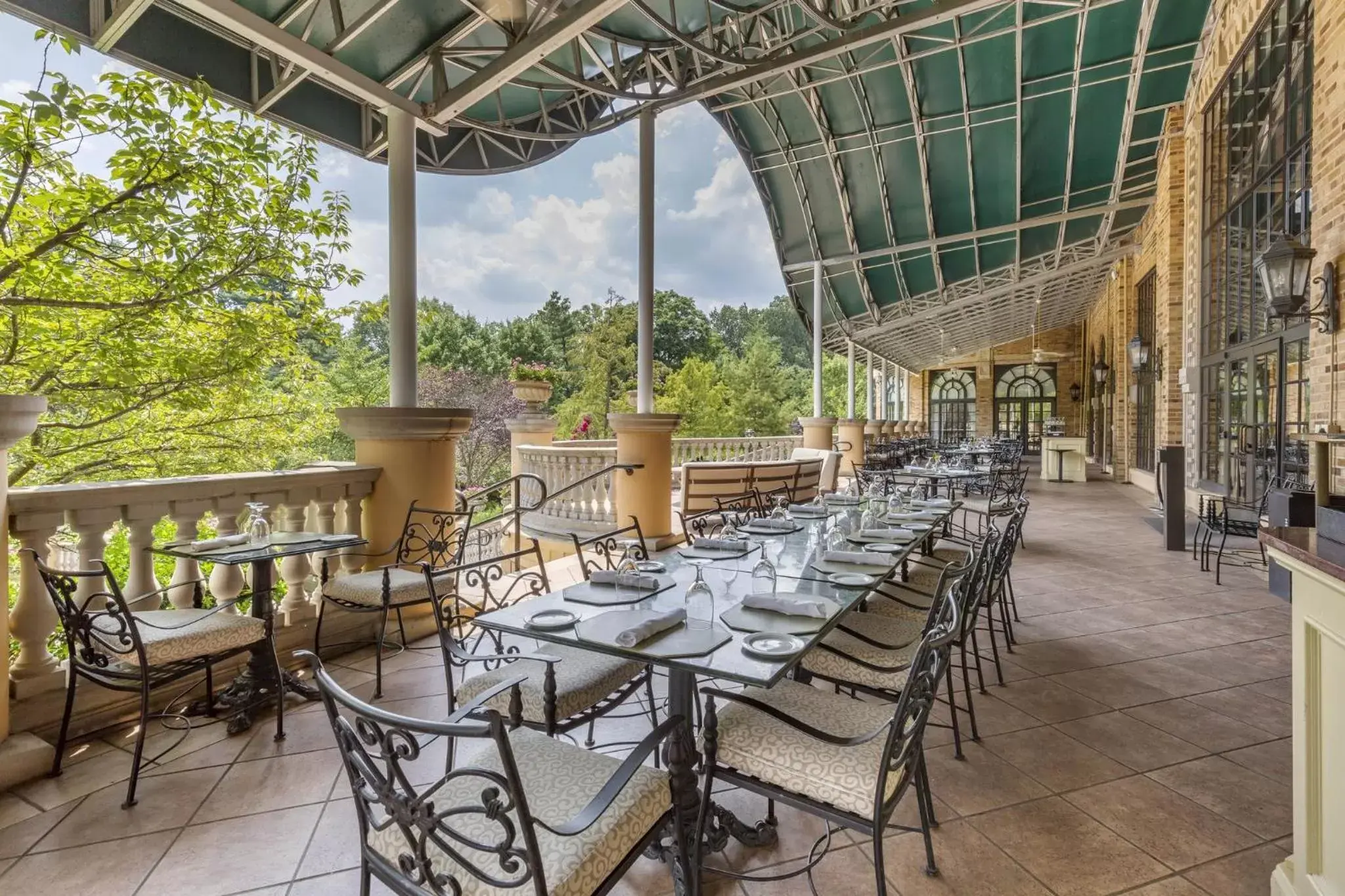 Balcony/Terrace, Restaurant/Places to Eat in Omni Shoreham Hotel