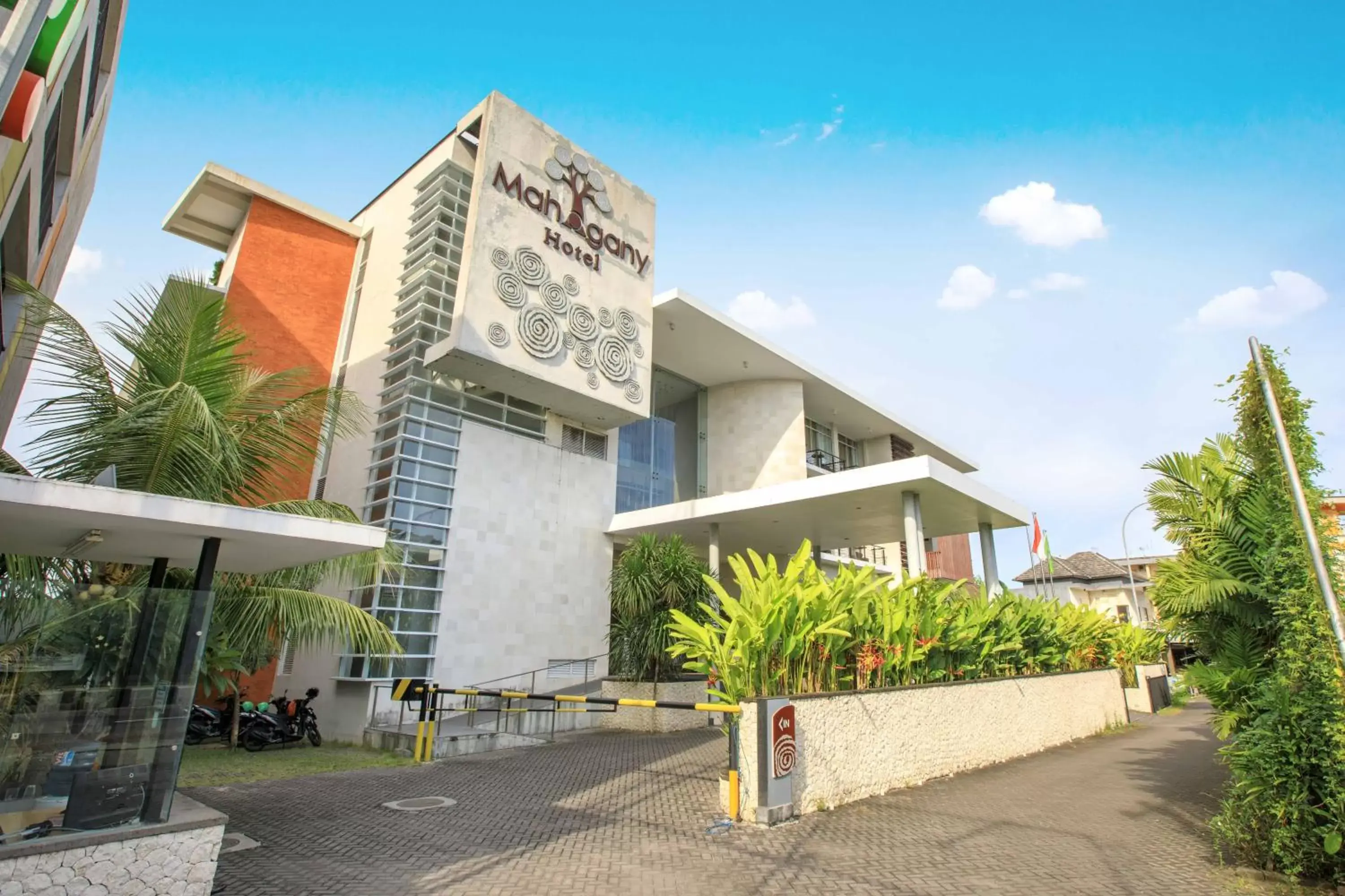 Facade/entrance, Property Building in Mahogany Hotel