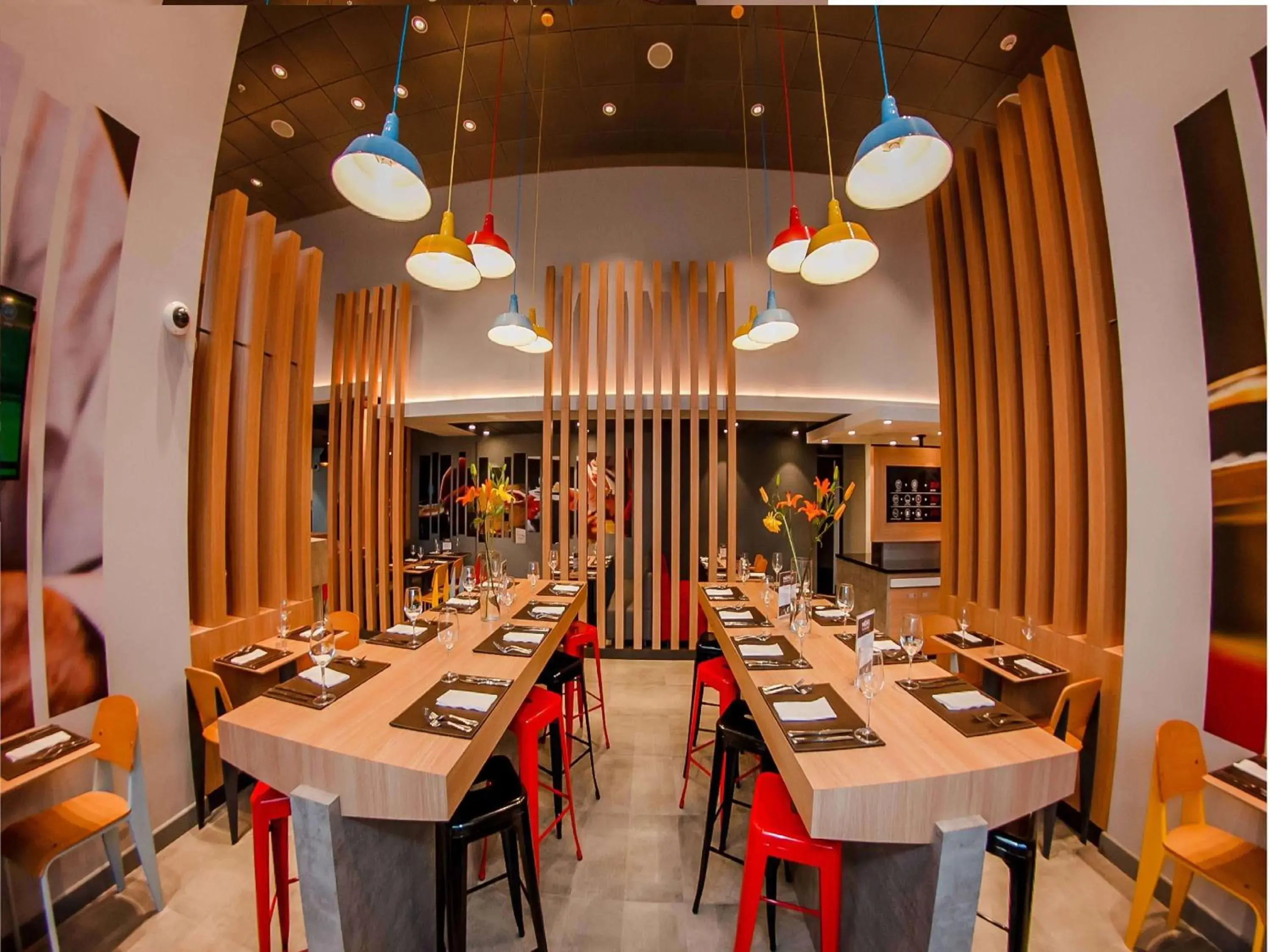 Restaurant/Places to Eat in ibis Iquique
