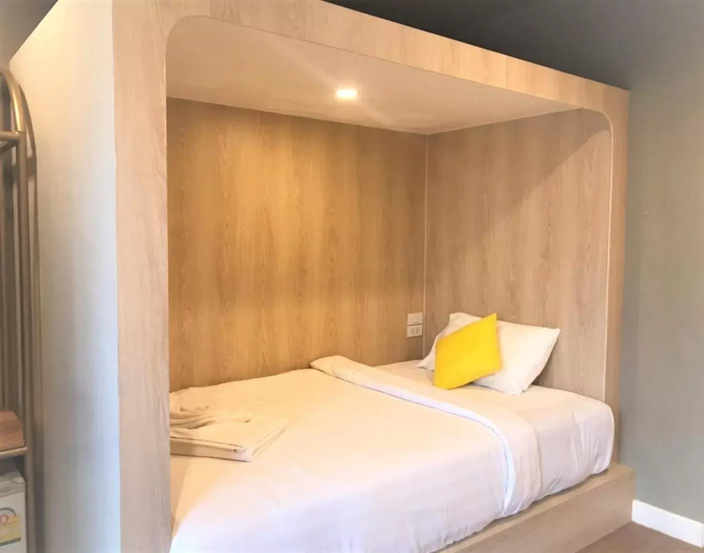 Deluxe Double or Twin Room with Balcony in La La Moon Krabi Poshtel'n' Pool Deluxe Double or Twin Room with Balcony in La La Moon Krabi Poshtel'n' Pool