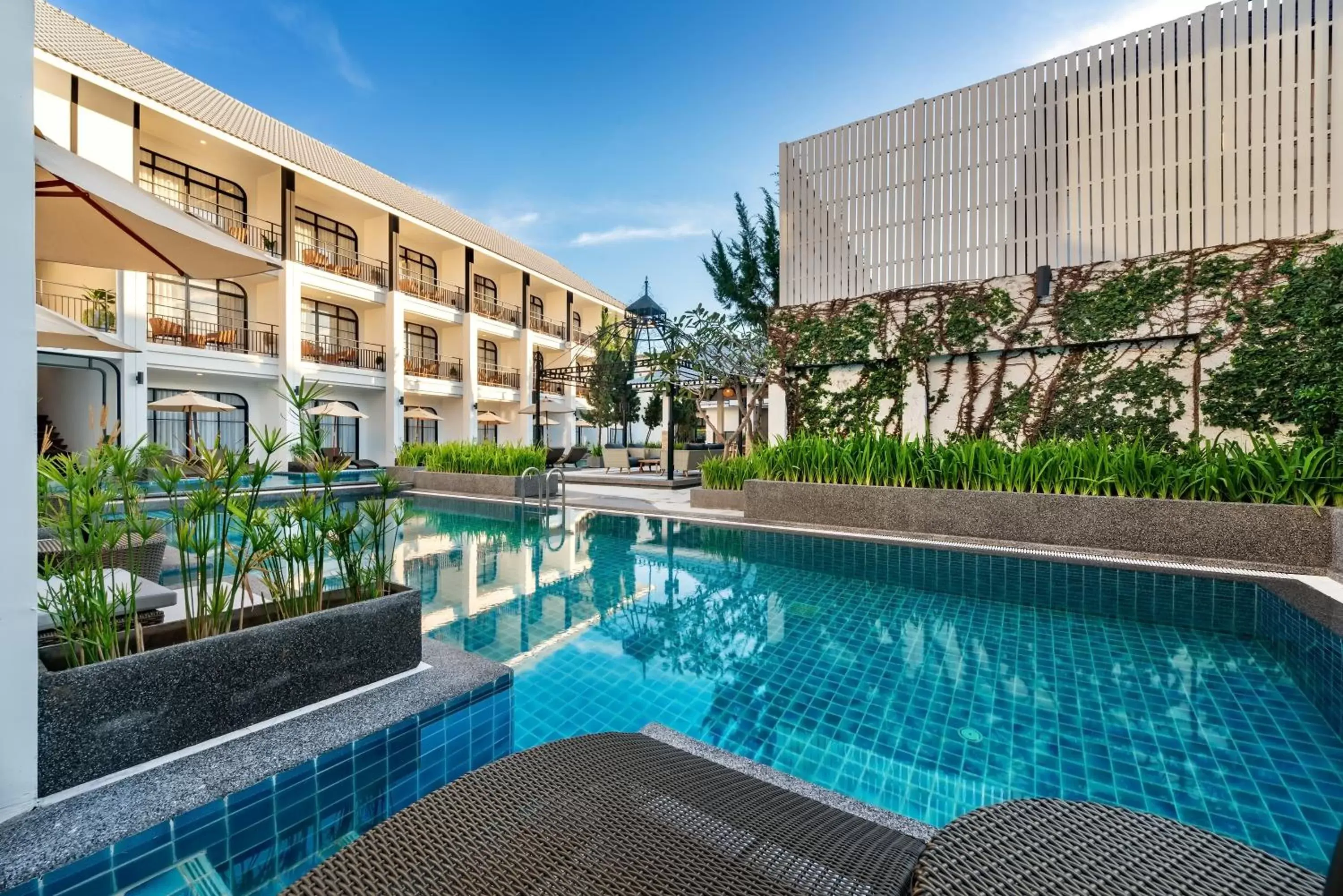 Property building, Swimming Pool in Ai Pai Hotel