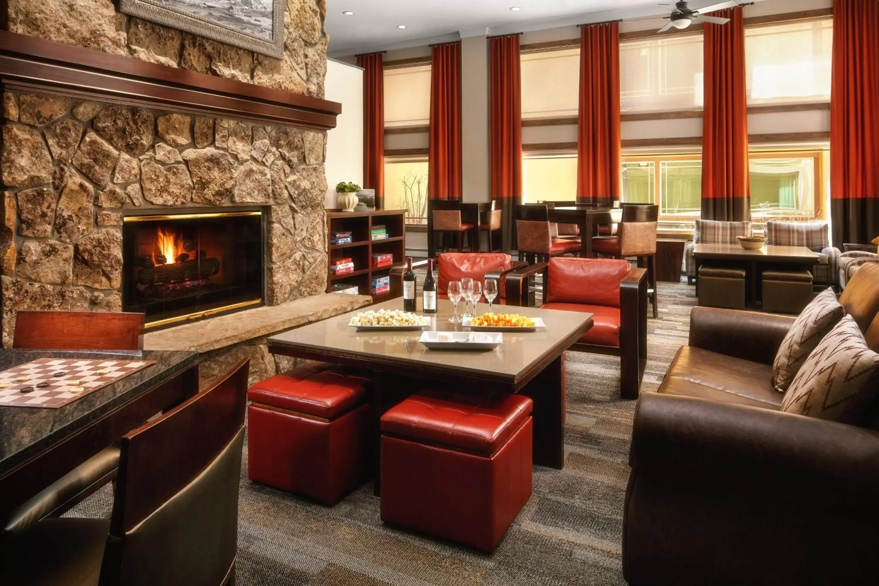Lounge or bar, Restaurant/Places to Eat in Marriott's Mountain Valley Lodge at Breckenridge