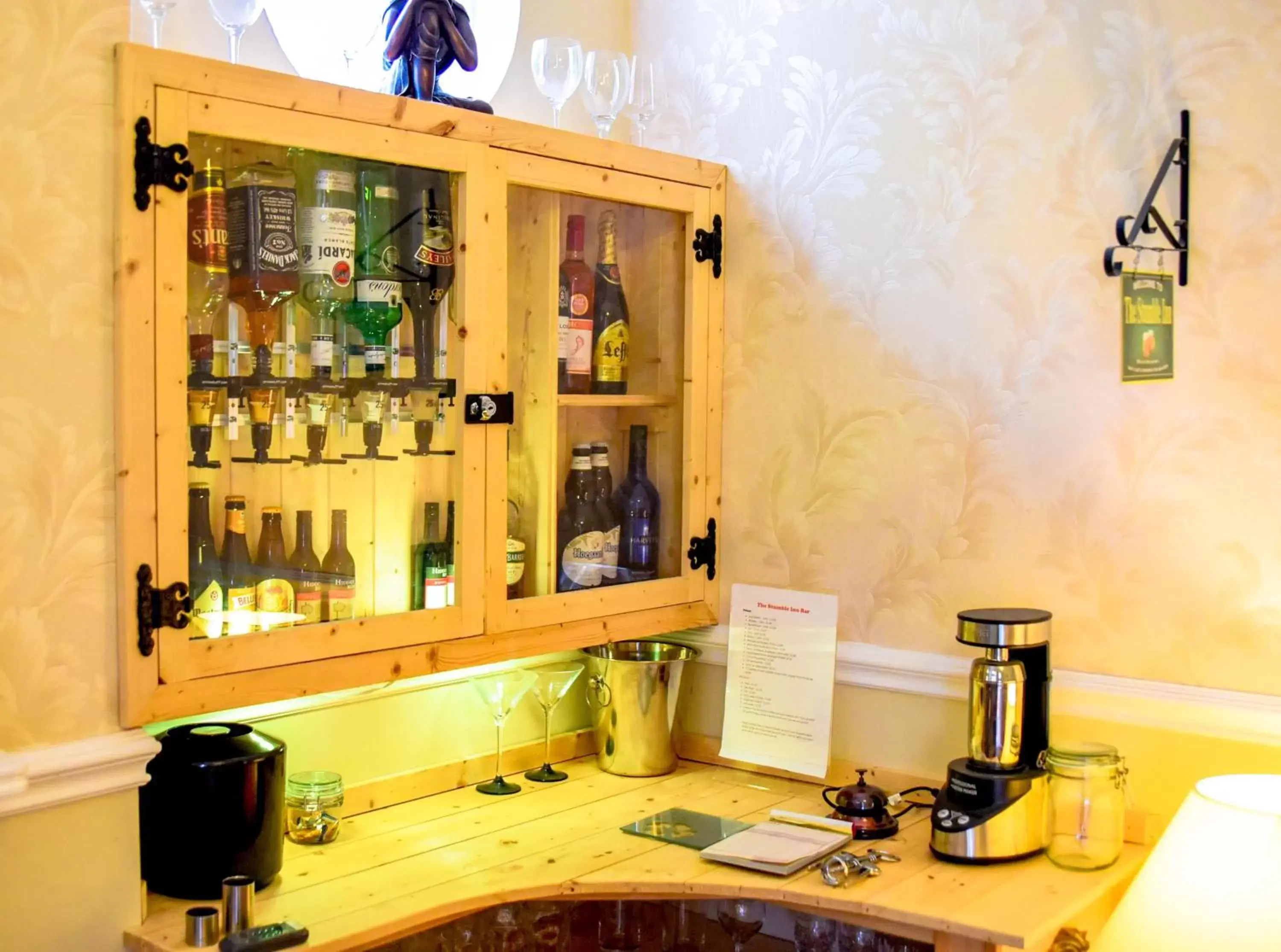 Lounge or bar, Drinks in Grange Bank House