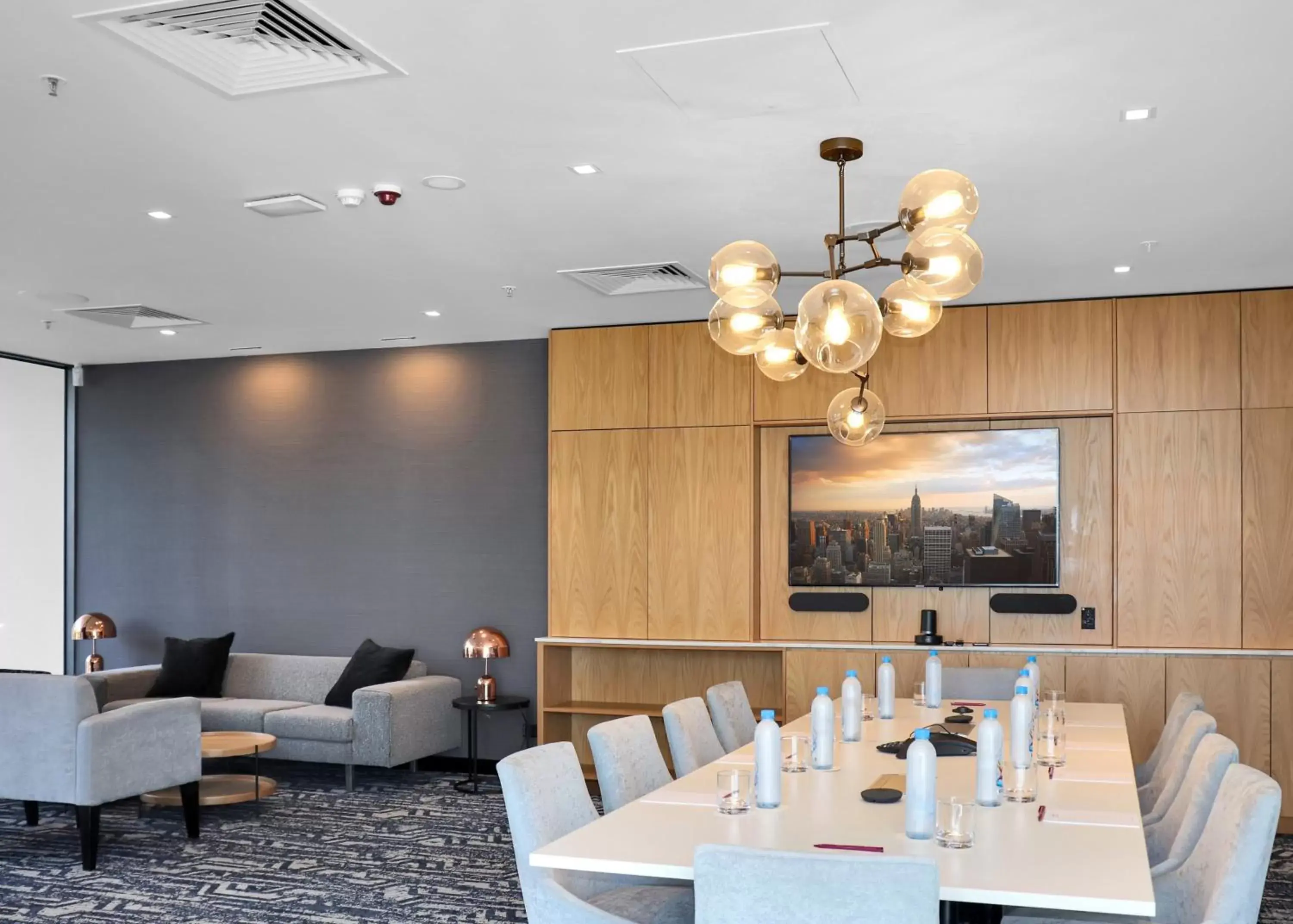 Meeting/conference room in Crowne Plaza Residences Port Moresby, an IHG Hotel