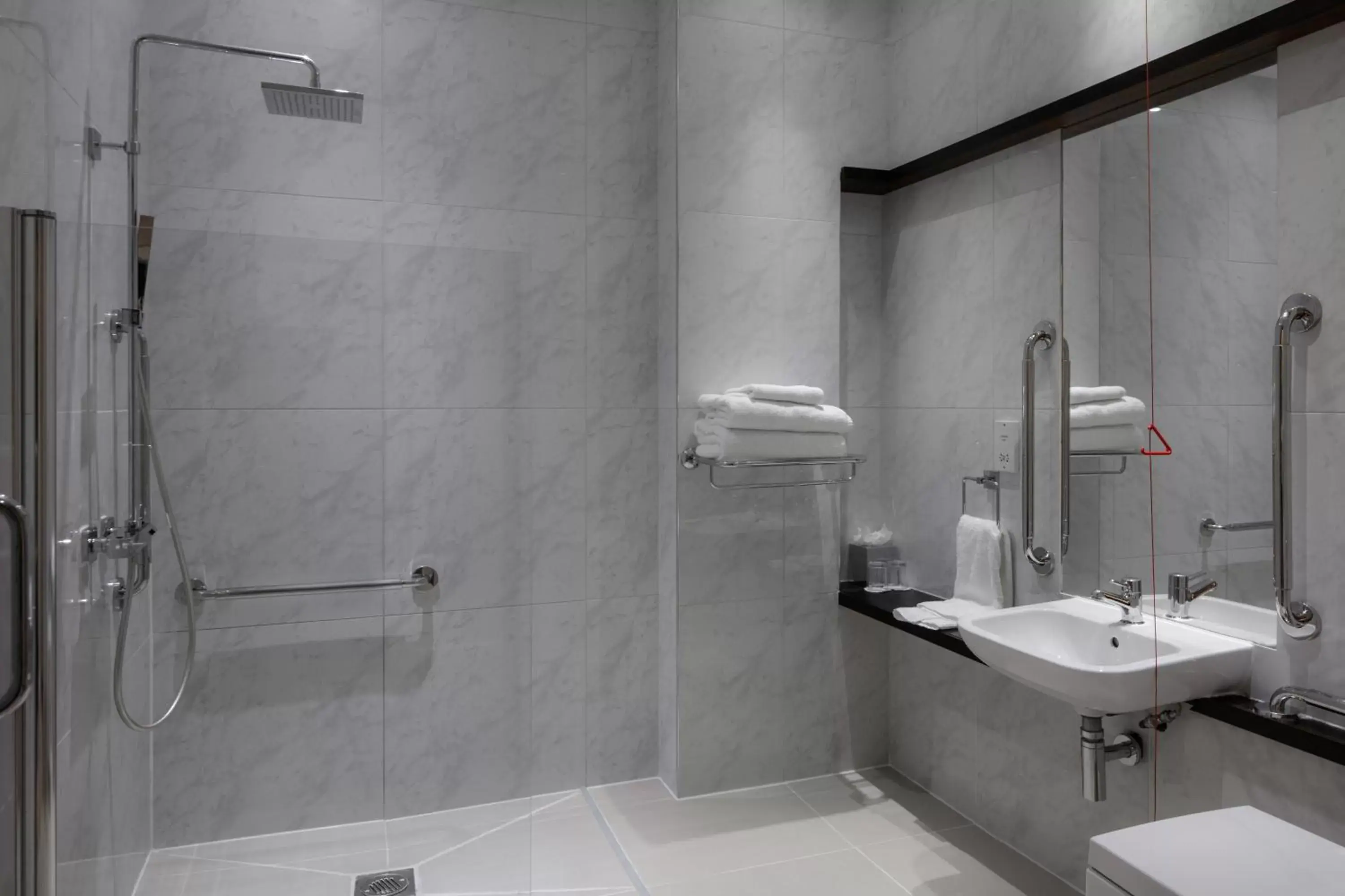 Bathroom in Doubletree By Hilton London - Greenwich