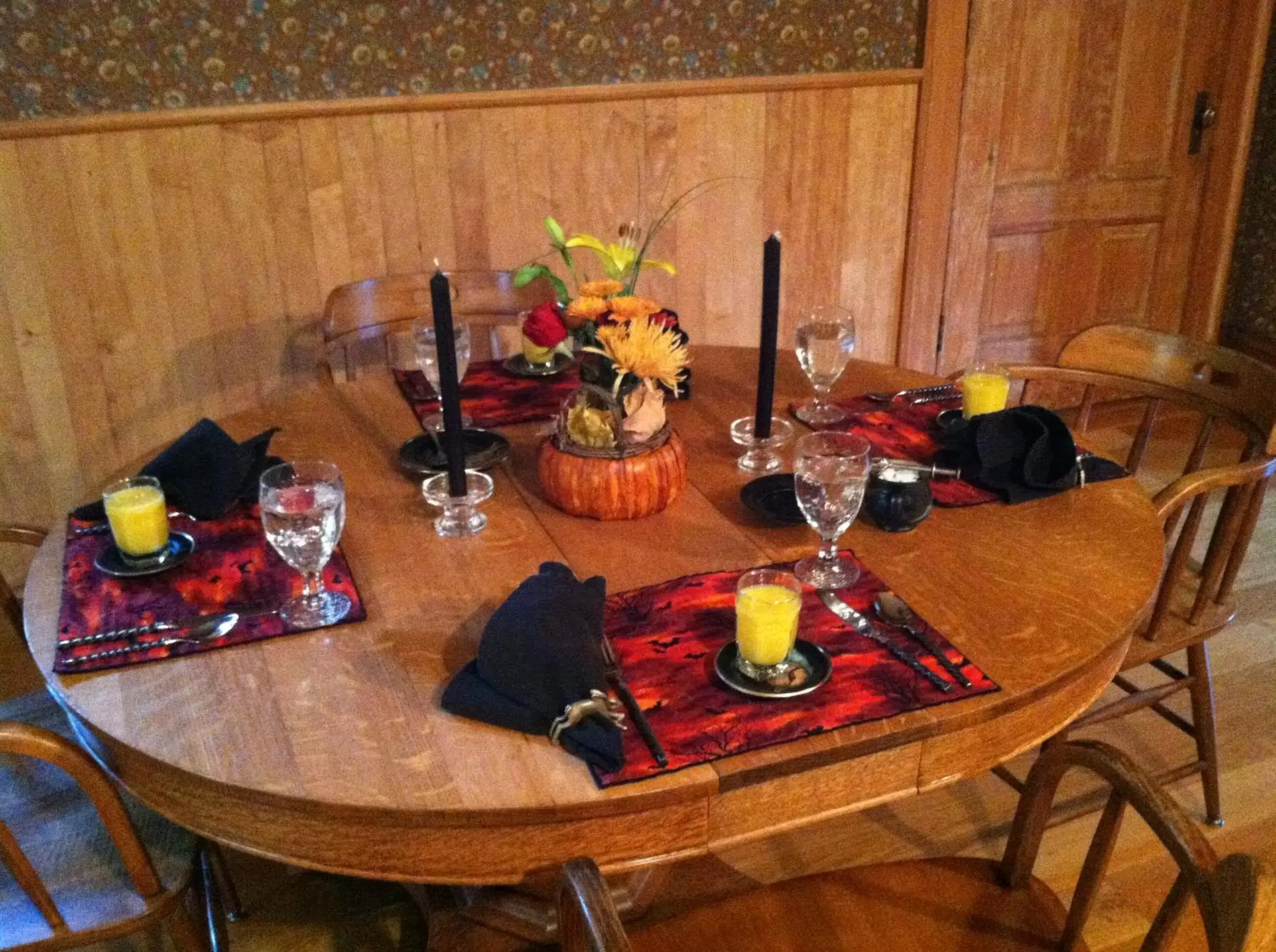 Dining area, Restaurant/Places to Eat in Abe's Spring Street Guest House