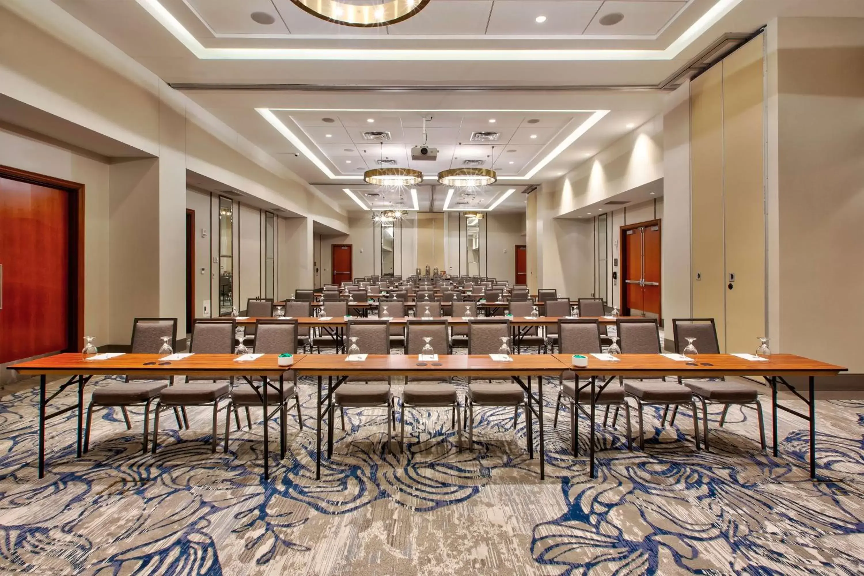 Meeting/conference room in Hilton Garden Inn Virginia Beach Oceanfront