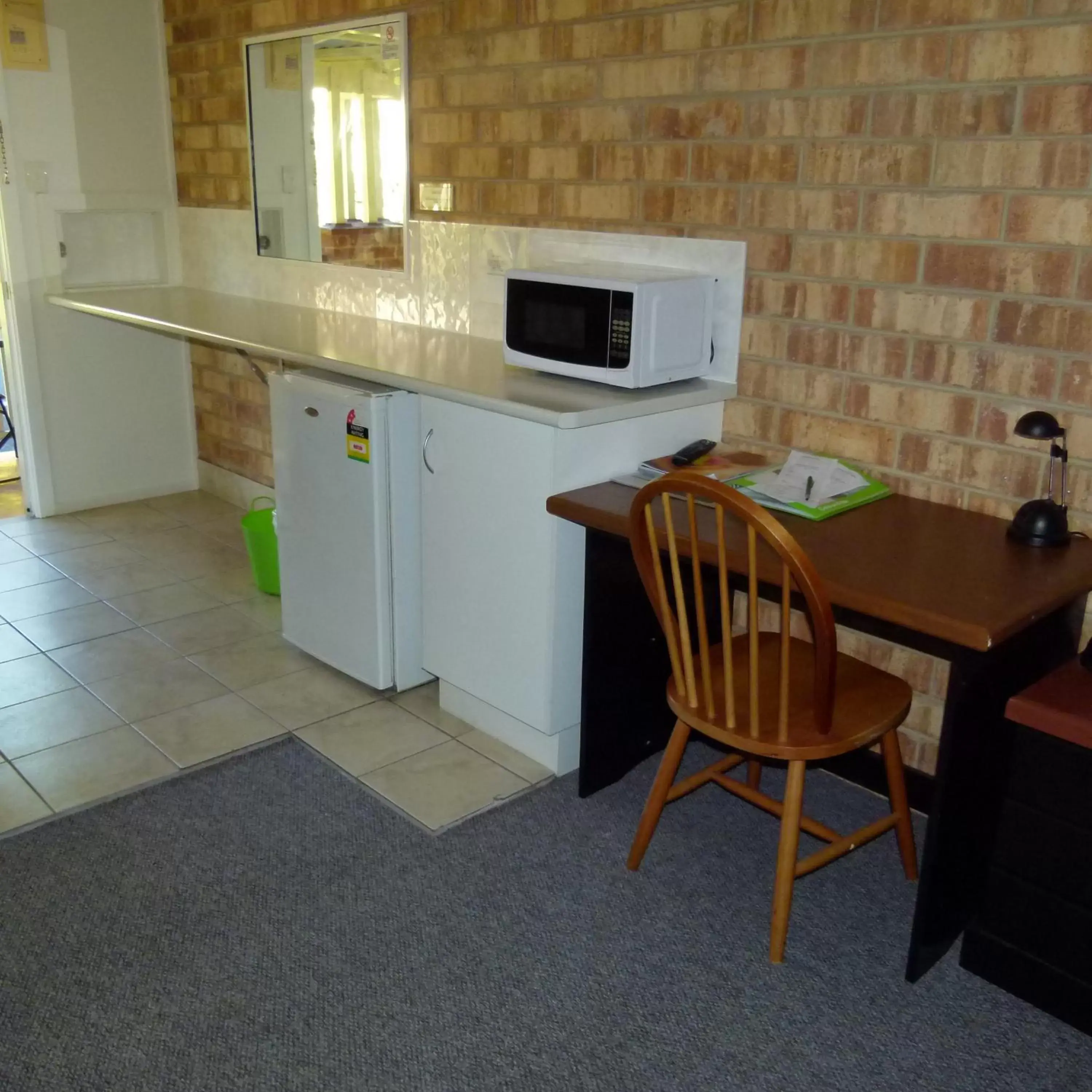 Coffee/tea facilities, Kitchen/Kitchenette in Lismore Wilson Motel