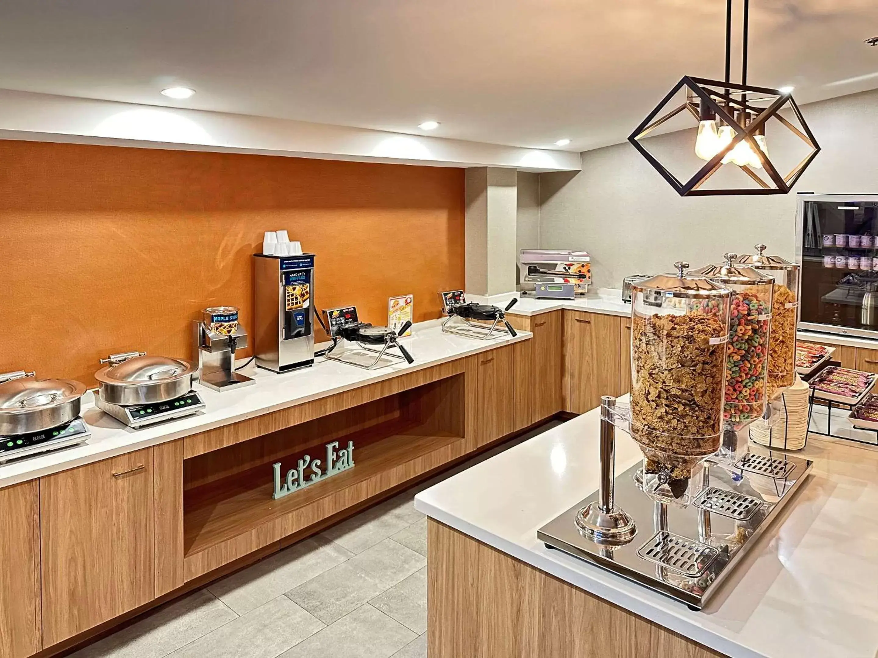 Breakfast in Clarion Inn Breakfast in Clarion Inn