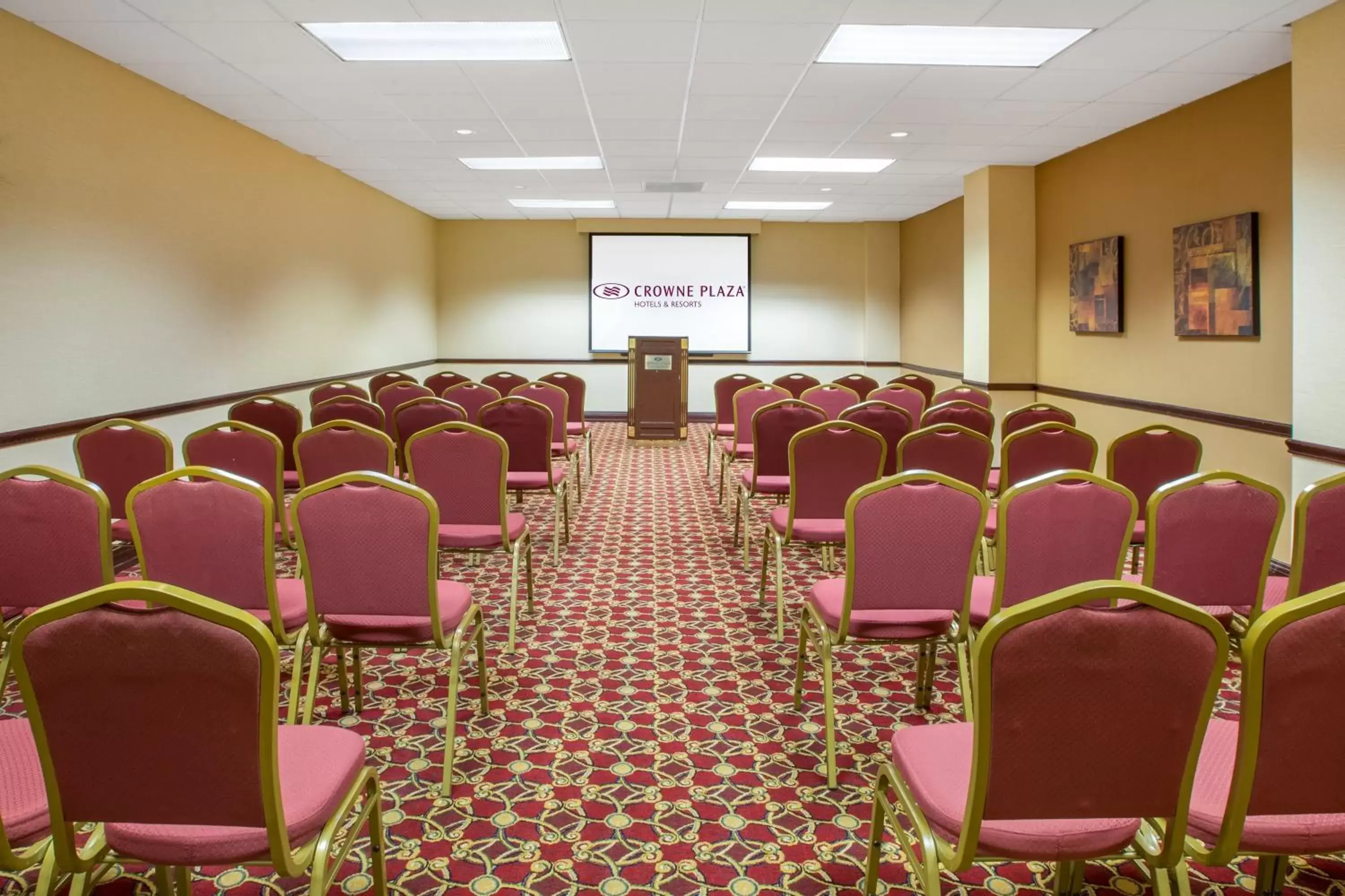 Meeting/conference room in Crowne Plaza Cleveland Airport, an IHG Hotel