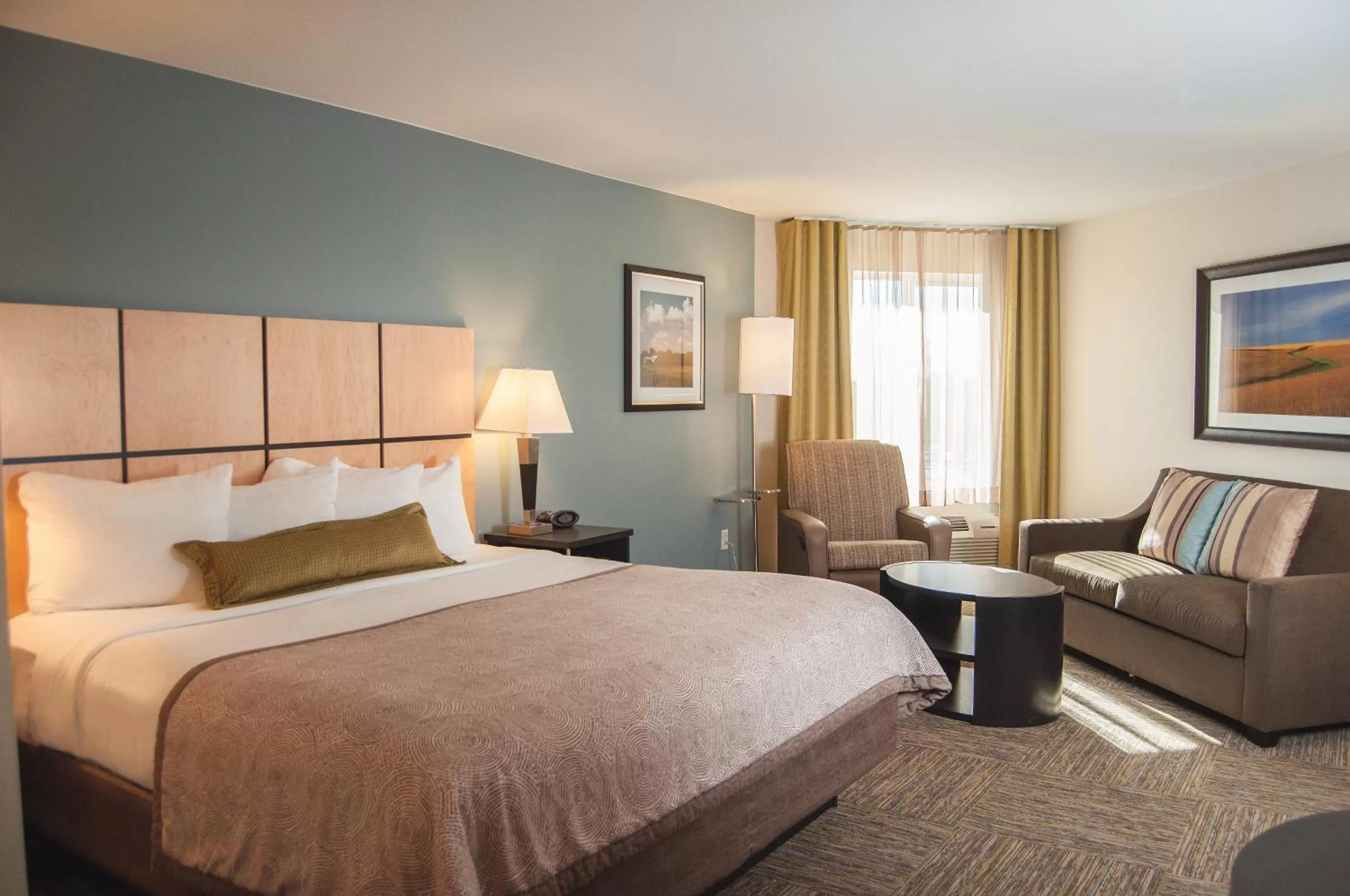 Photo of the whole room, Bed in Candlewood Suites Fort Collins by IHG
