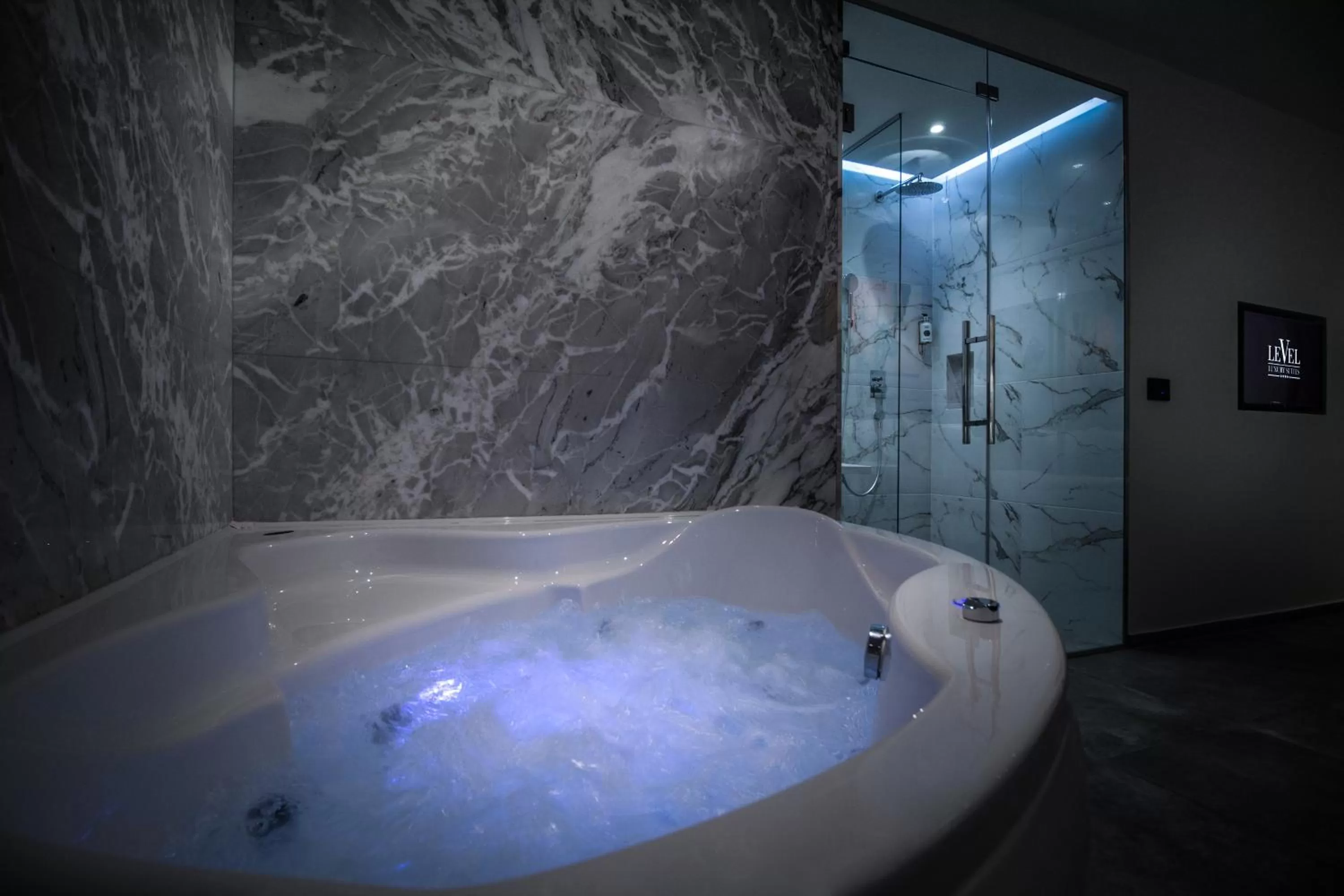 Bathroom in Level Luxury Suites