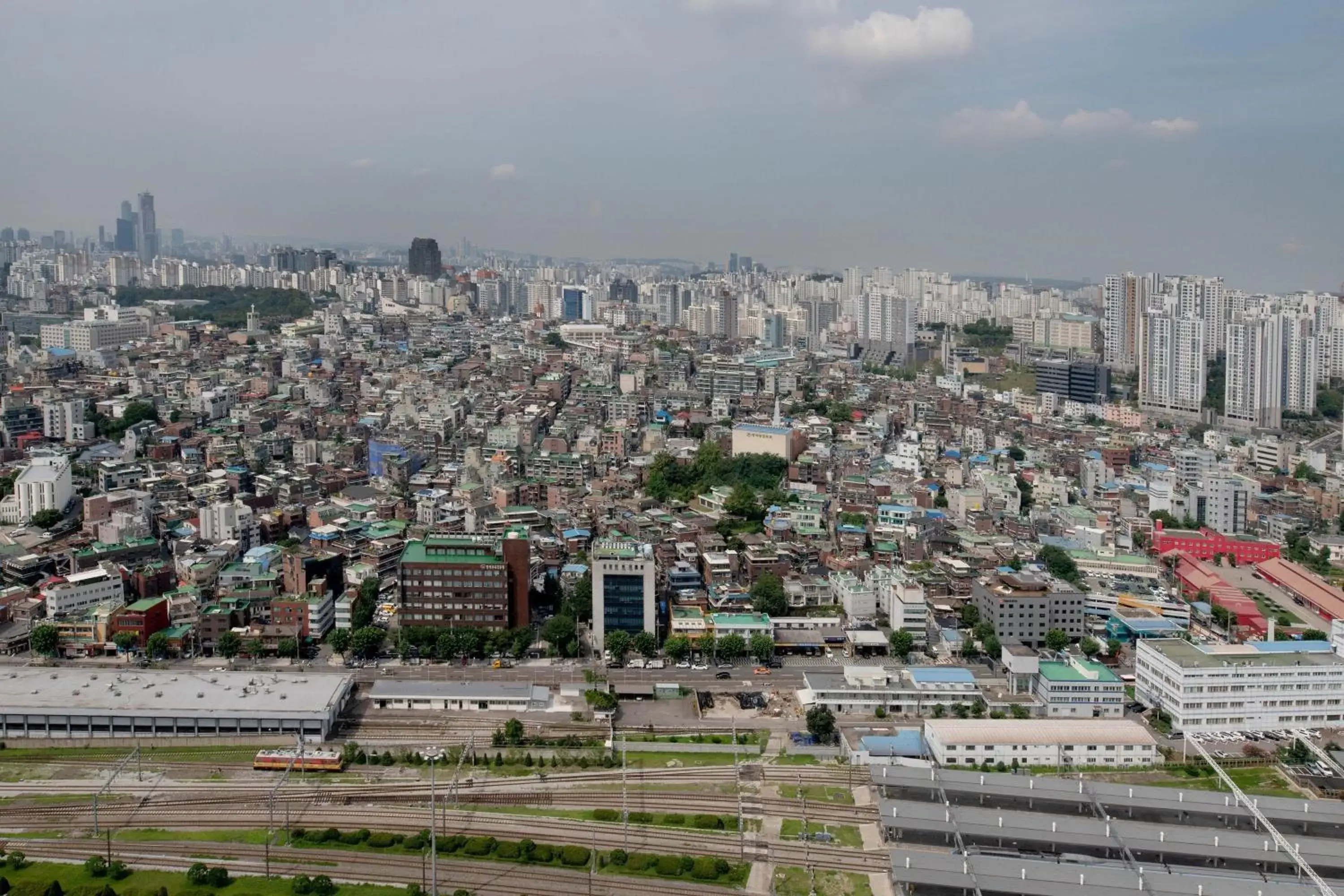 Photo of the whole room, Bird's-eye View in Four Points by Sheraton Josun, Seoul Station