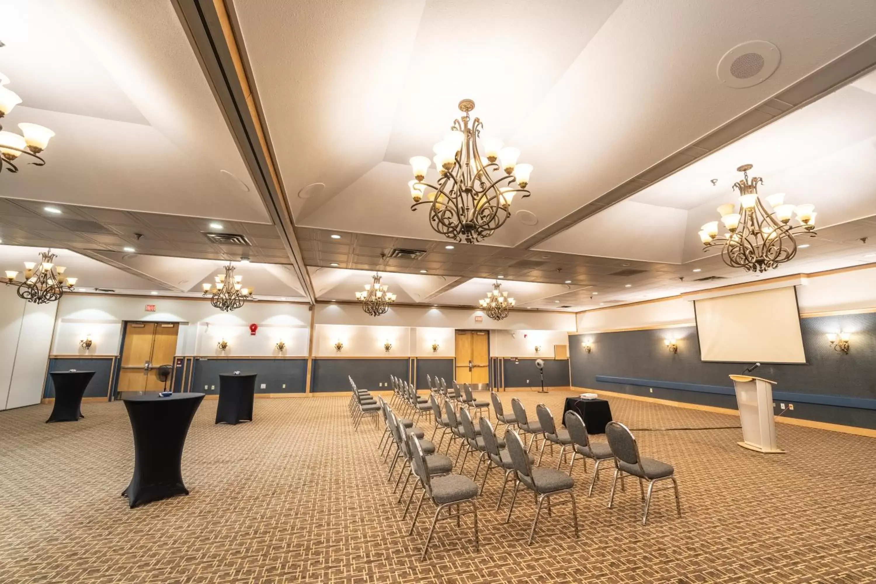 Meeting/conference room, Banquet Facilities in Sternwheeler Hotel and Conference Centre