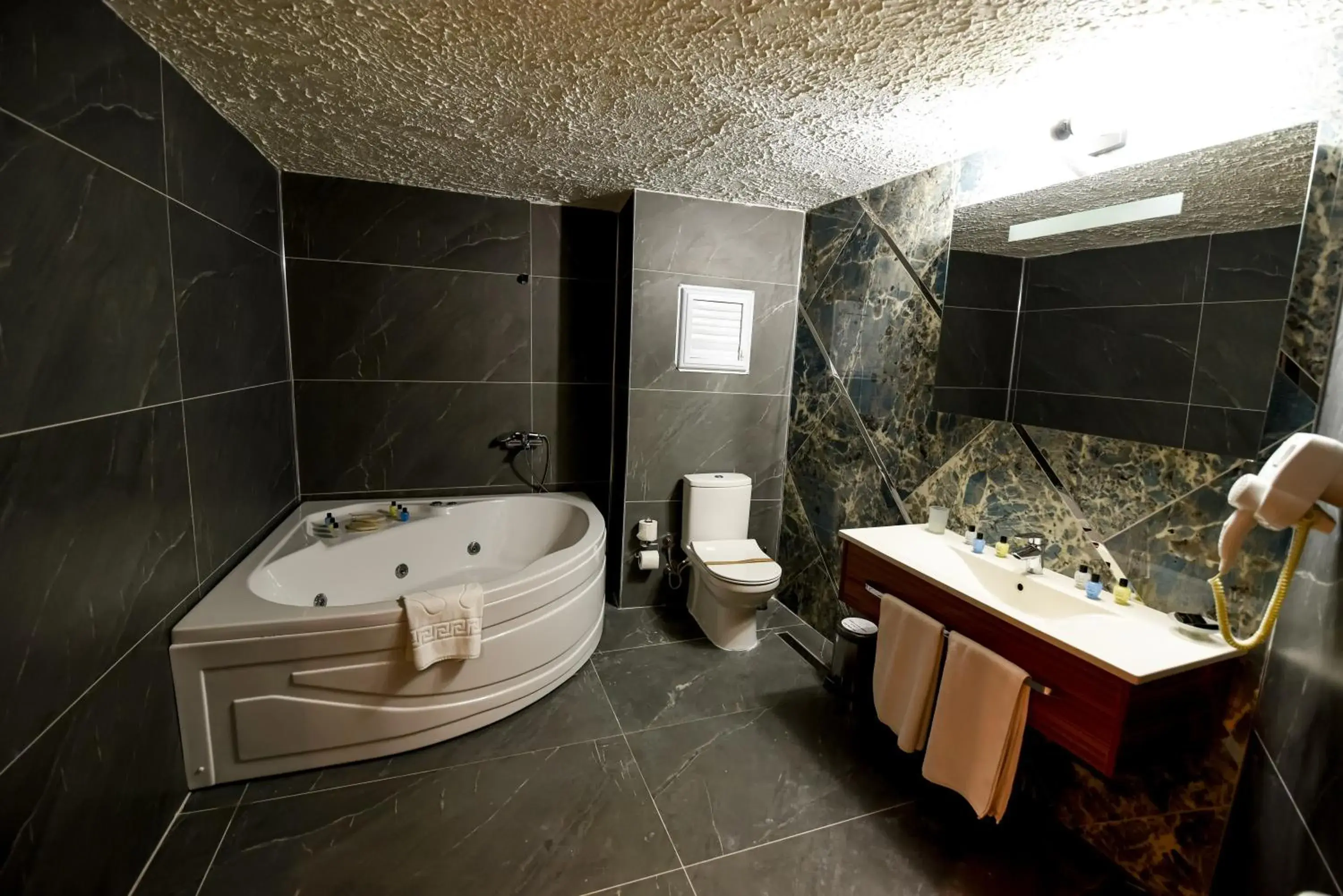 Bathroom in SIGNATURE GARDEN AVANOS Hotel & SPA