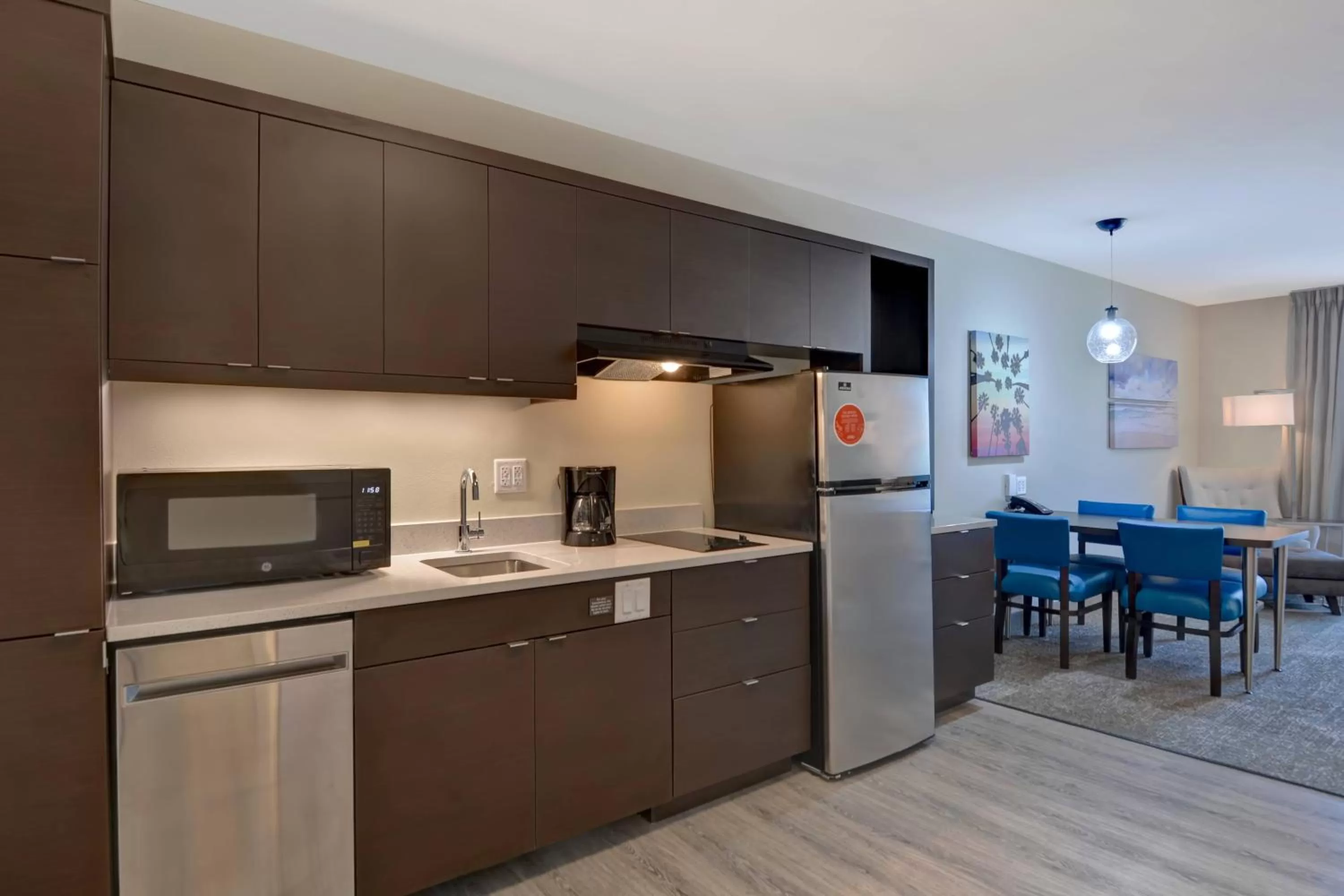 Bedroom, Kitchen/Kitchenette in TownePlace Suites by Marriott Panama City Beach Pier Park