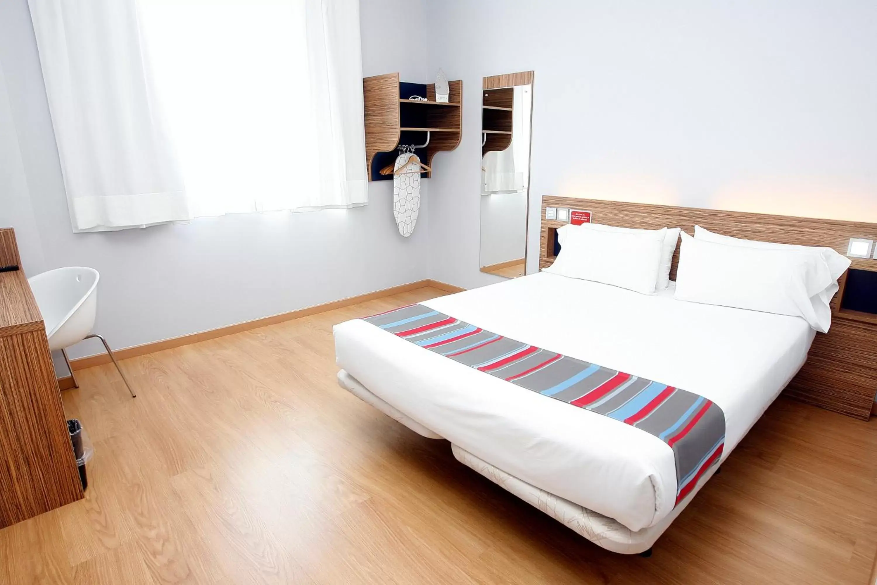 Double or Twin Room - Disability Access in Travelodge Valencia Aeropuerto