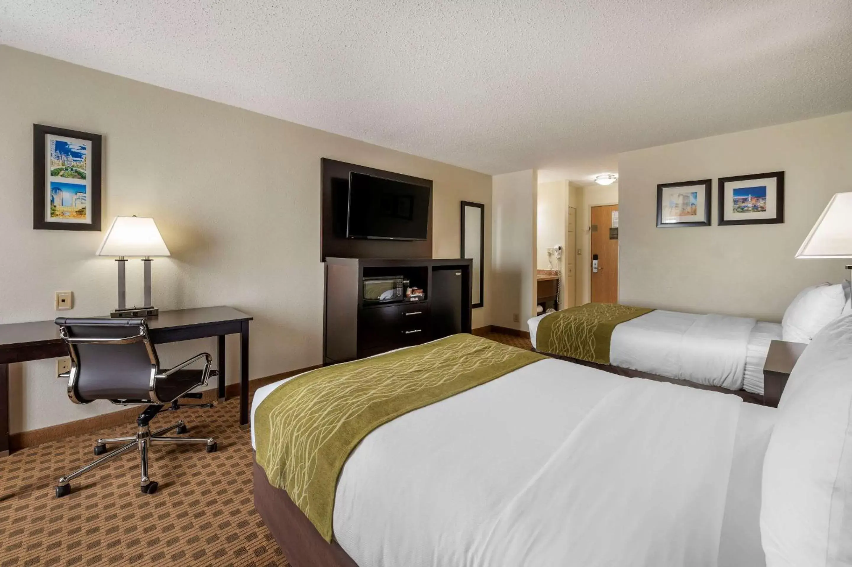 On site, Bed in Comfort Inn Indianapolis East On site, Bed in Comfort Inn Indianapolis East