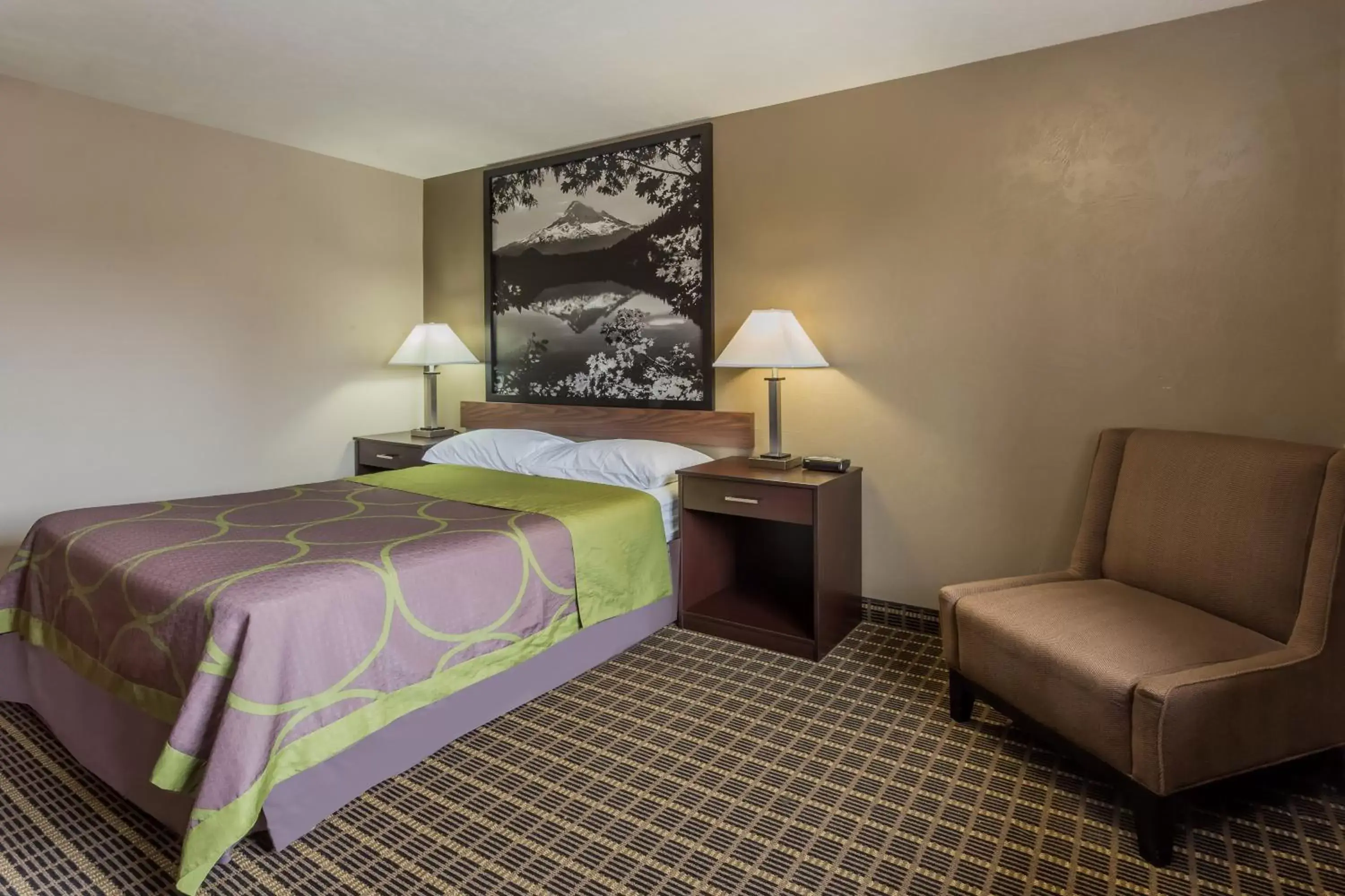 Bedroom, Bed in Super 8 by Wyndham Corvallis Bedroom, Bed in Super 8 by Wyndham Corvallis