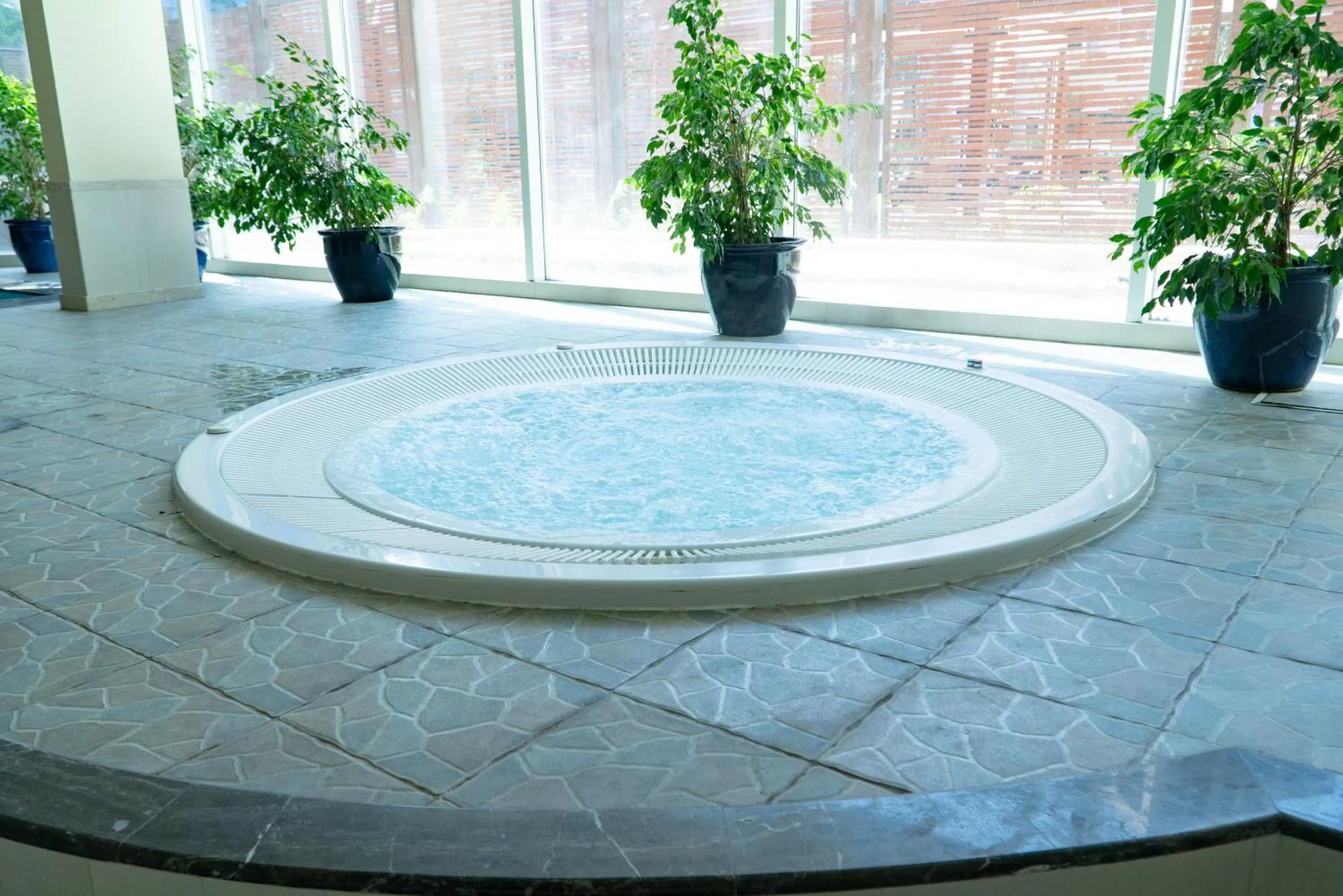 Swimming pool in Al Ain Palace Hotel Abu Dhabi