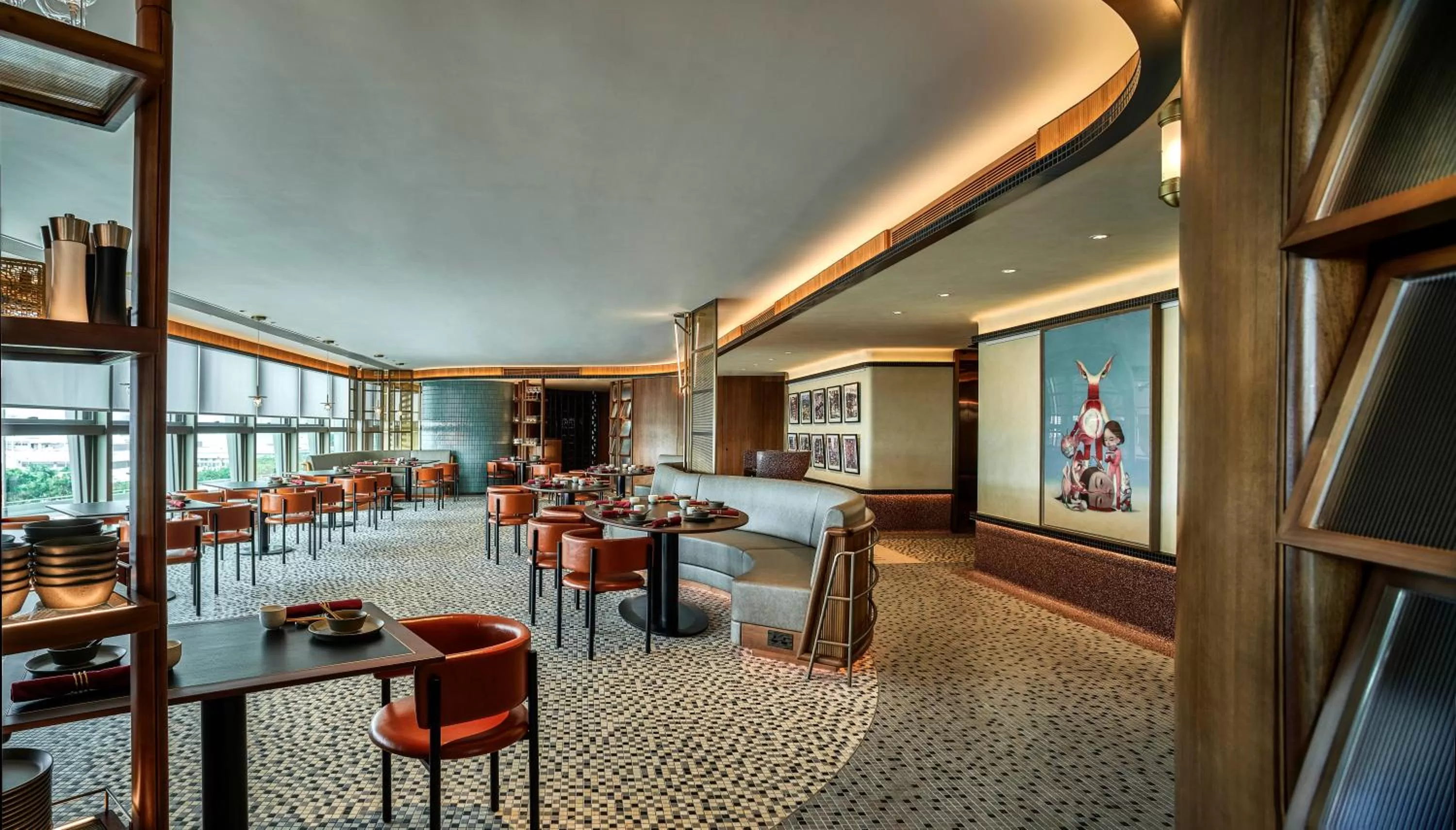 Restaurant/places to eat in Oasis Aurum 181 Hotel