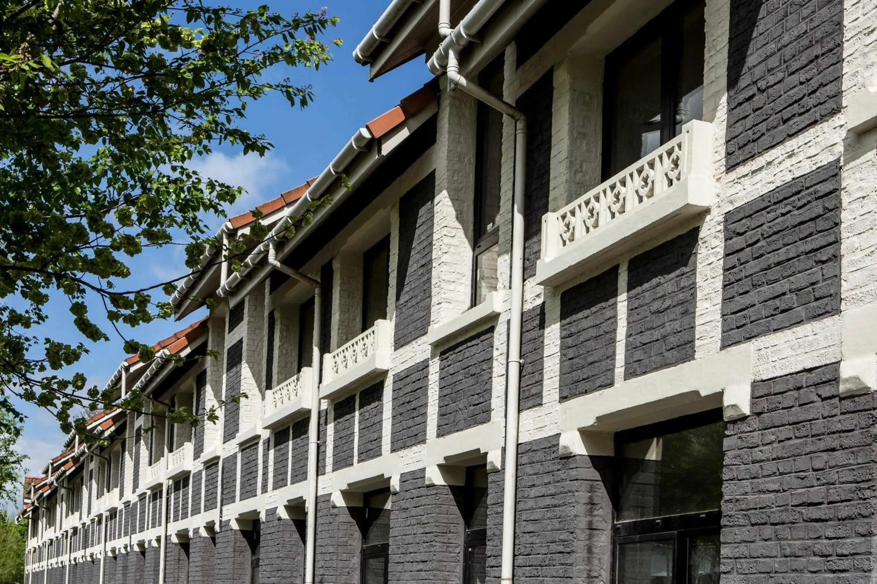 Property building in Hôtel Louvre-Lens - Esprit de France Property building in Hôtel Louvre-Lens - Esprit de France