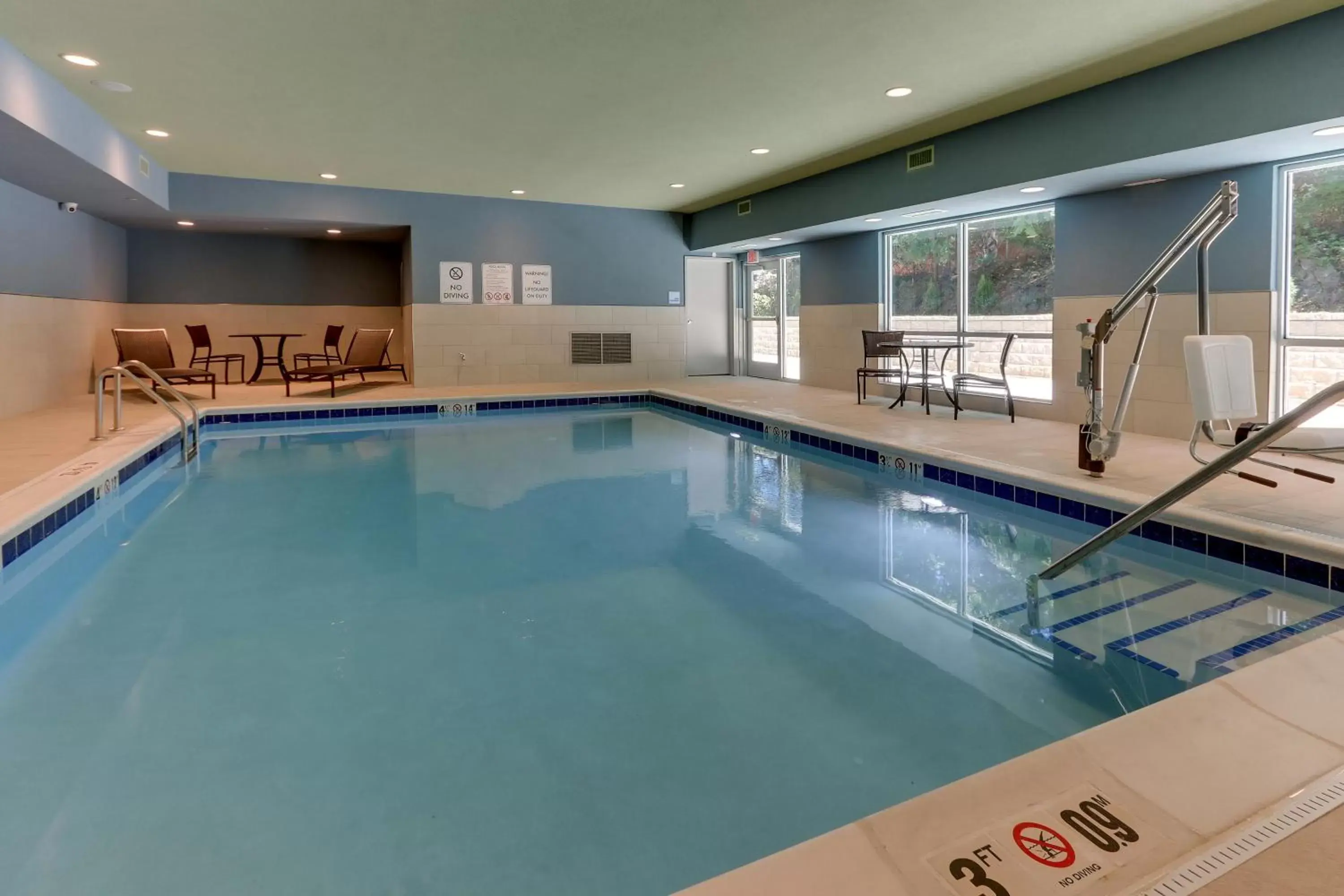 Swimming pool in Holiday Inn Express & Suites - Roanoke – Civic Center Swimming pool in Holiday Inn Express & Suites - Roanoke – Civic Center