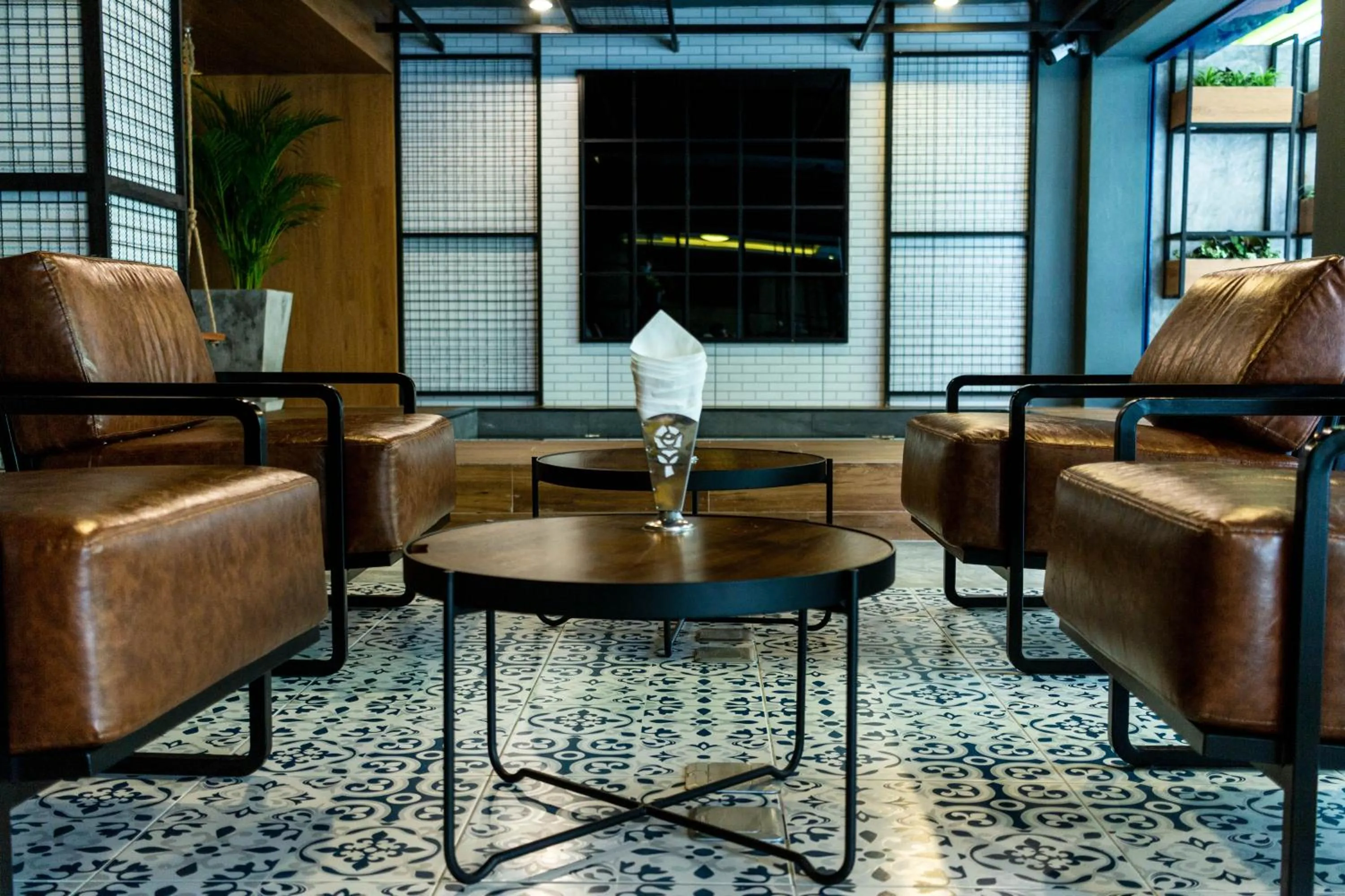 Living room in BH Baan Paradise Hotel Patong