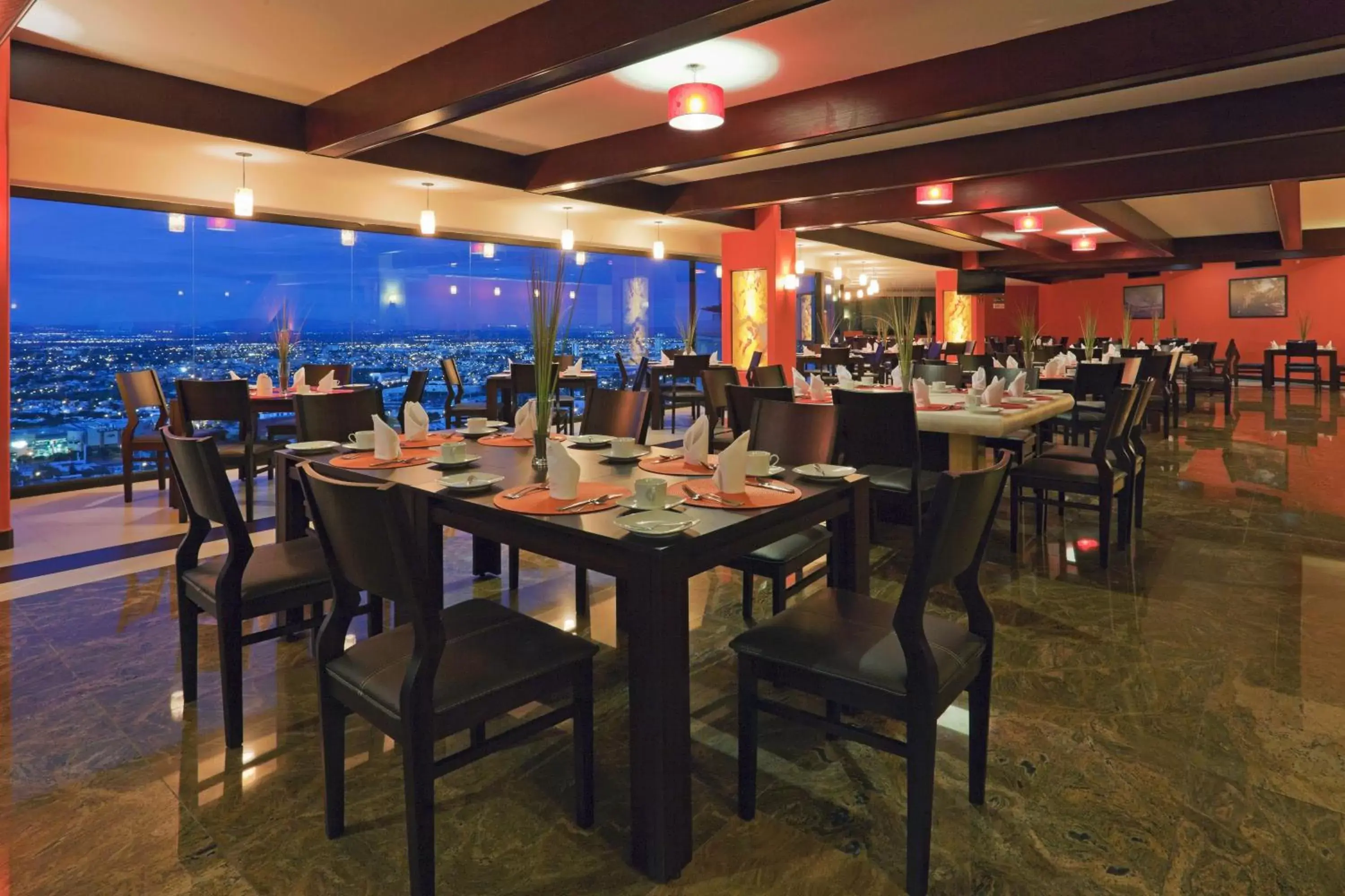 Restaurant/Places to Eat in Hotel Diamante Queretaro