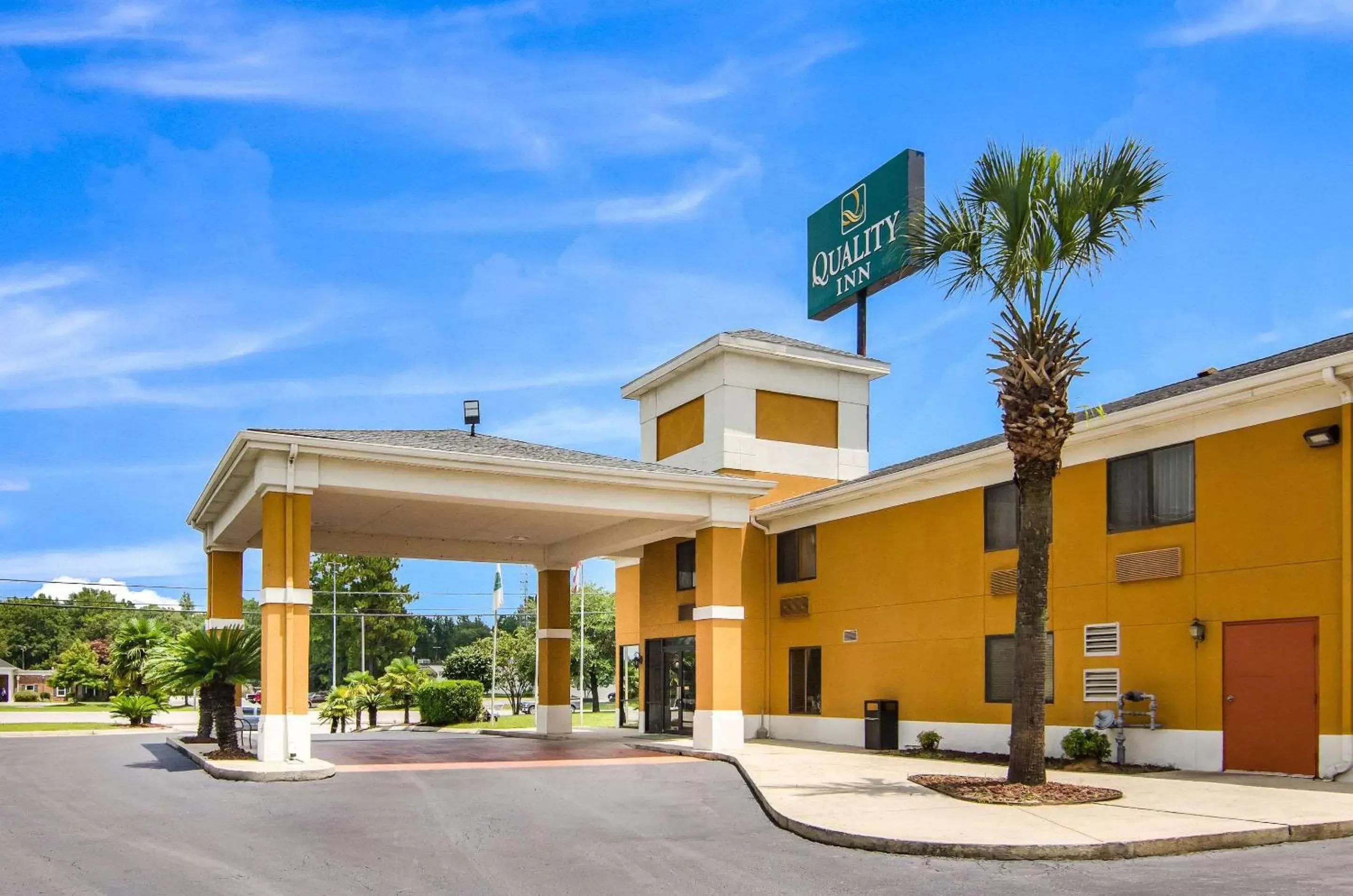 Property building in Quality Inn near University of Mobile Property building in Quality Inn near University of Mobile